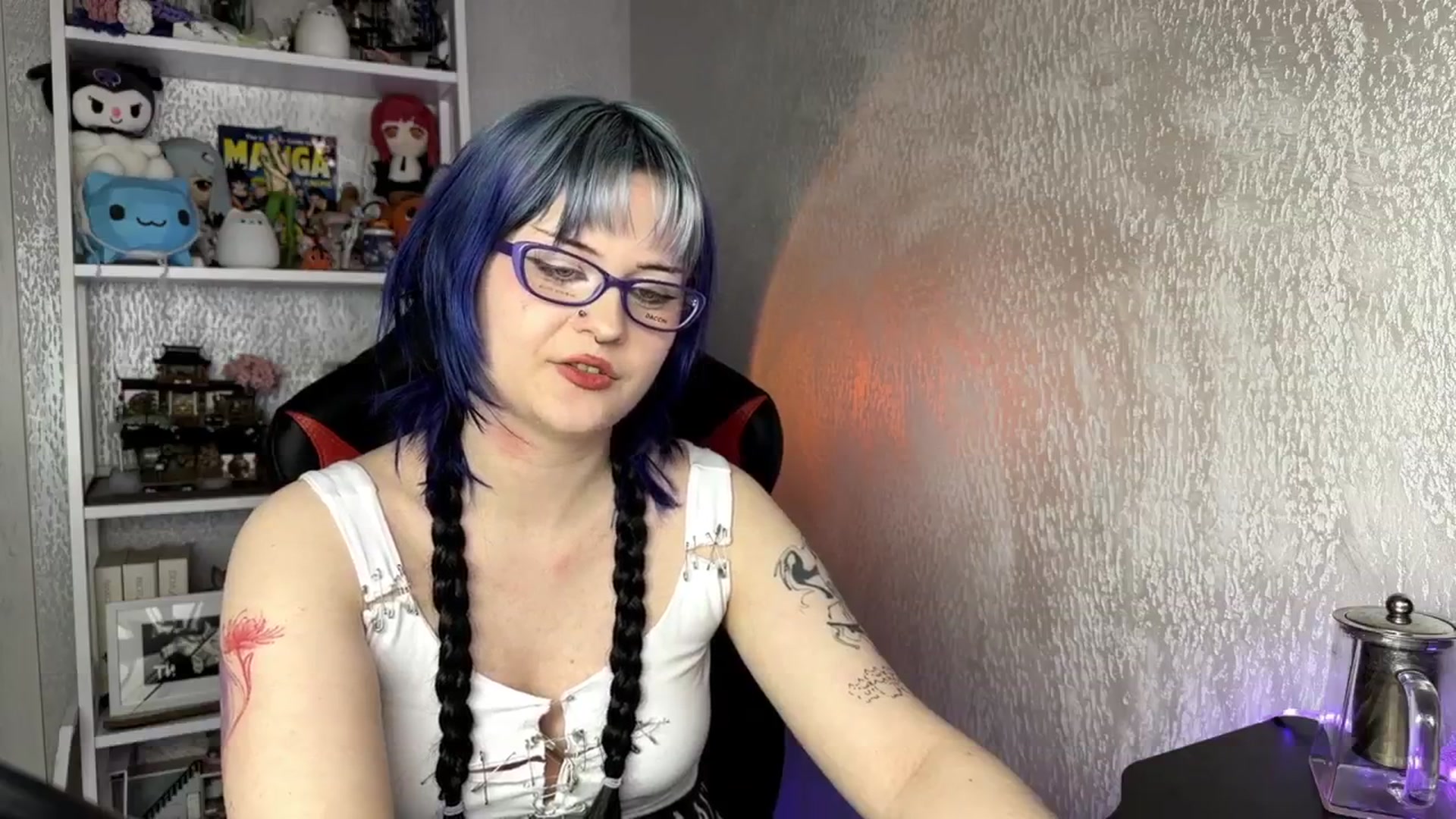 Gallery image thumbnail from AuthorityPass's myfreecams stream on, 02/28/2025, 01:07 image 12 of 20