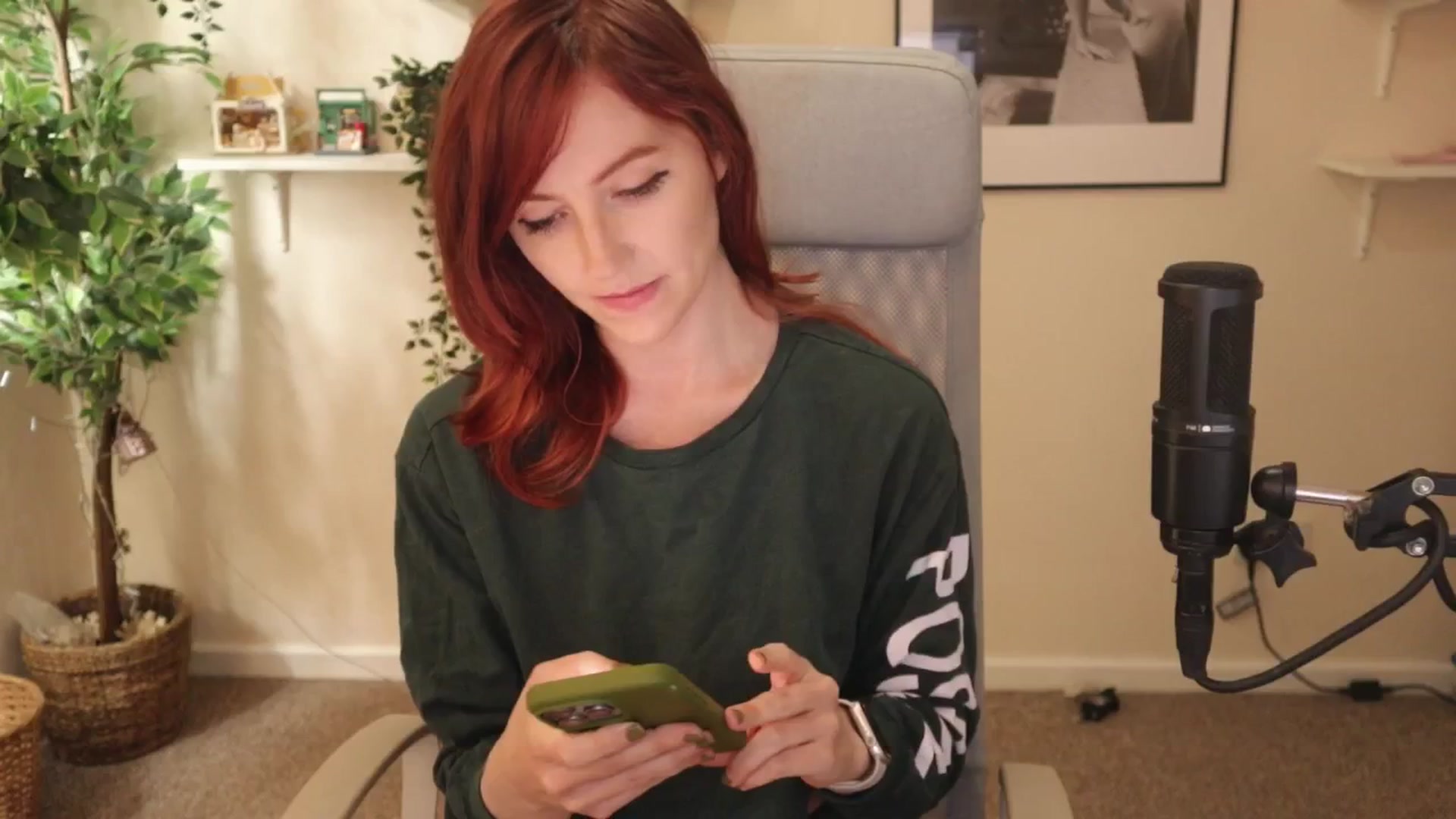 Gallery image thumbnail from AutomicBlue's myfreecams stream on, 04/23/2026, 11:57 image 1 of 20