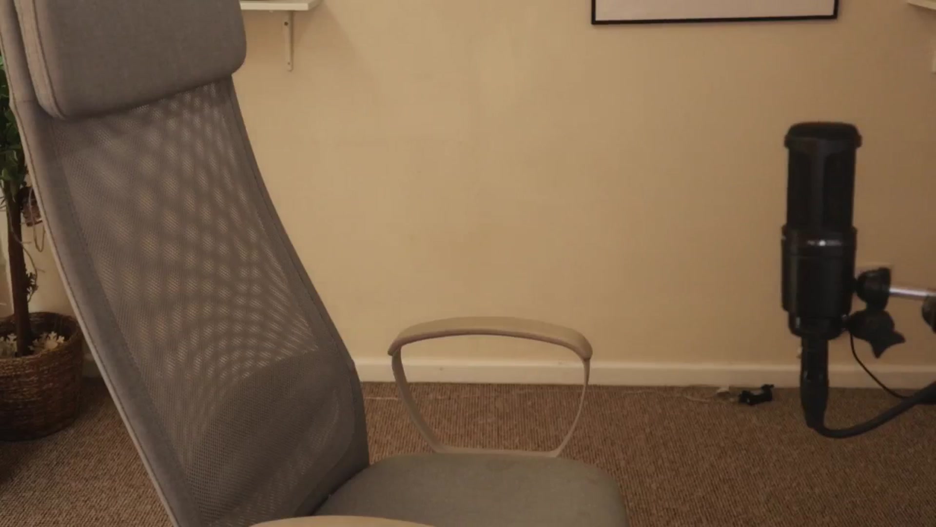 Gallery image thumbnail from AutomicBlue's myfreecams stream on, 04/27/2026, 14:02 image 11 of 20