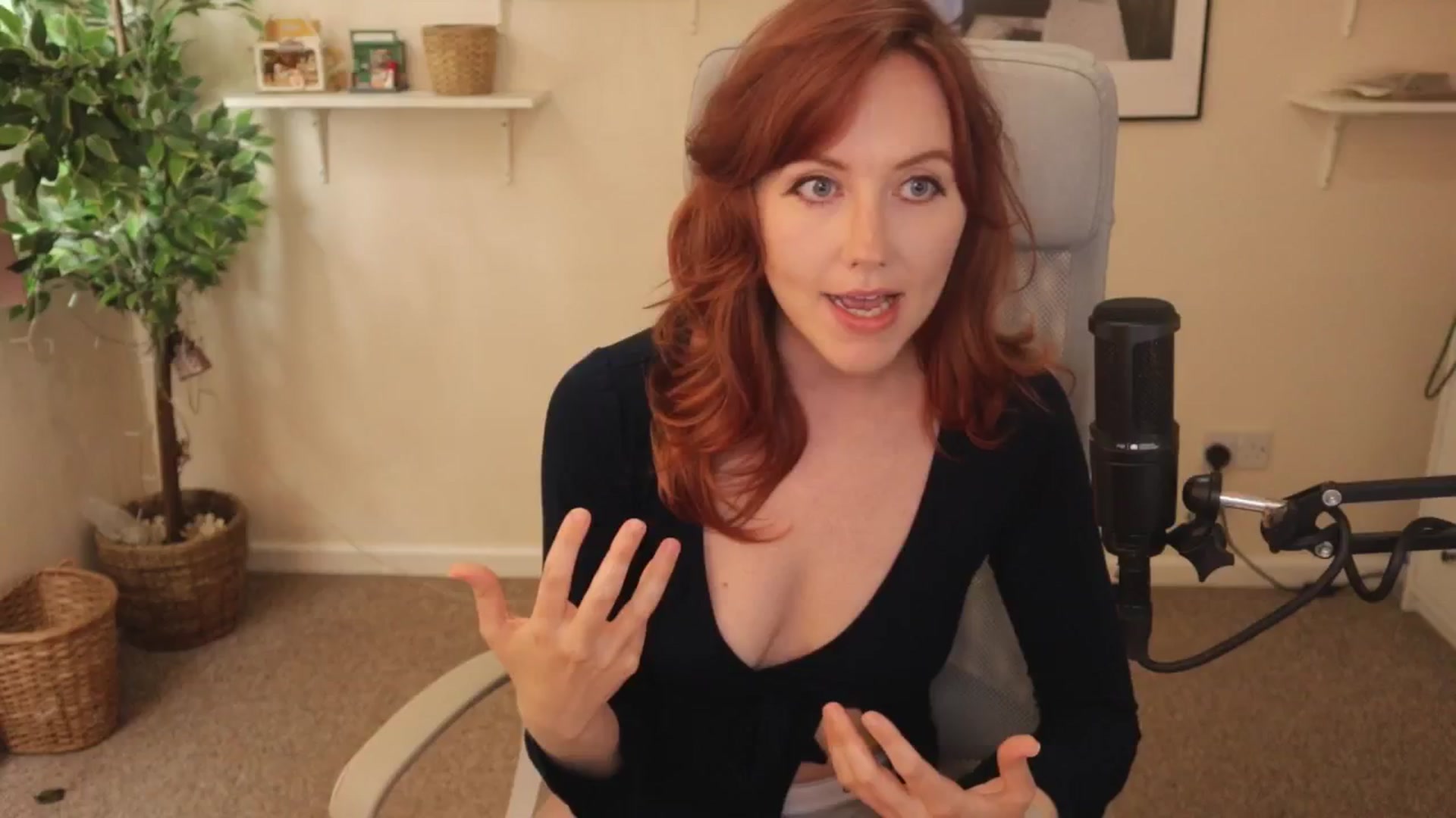 Gallery image thumbnail from AutomicBlue's myfreecams stream on, 04/29/2026, 13:41 image 4 of 20