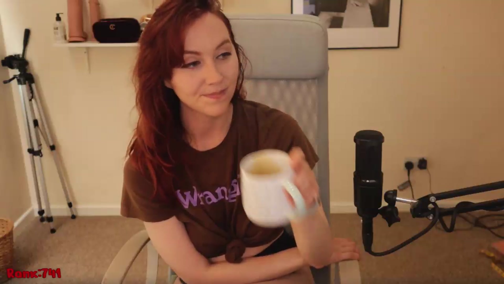 Gallery image thumbnail from AutomicBlue's myfreecams stream on, 05/06/2026, 11:44 image 15 of 20
