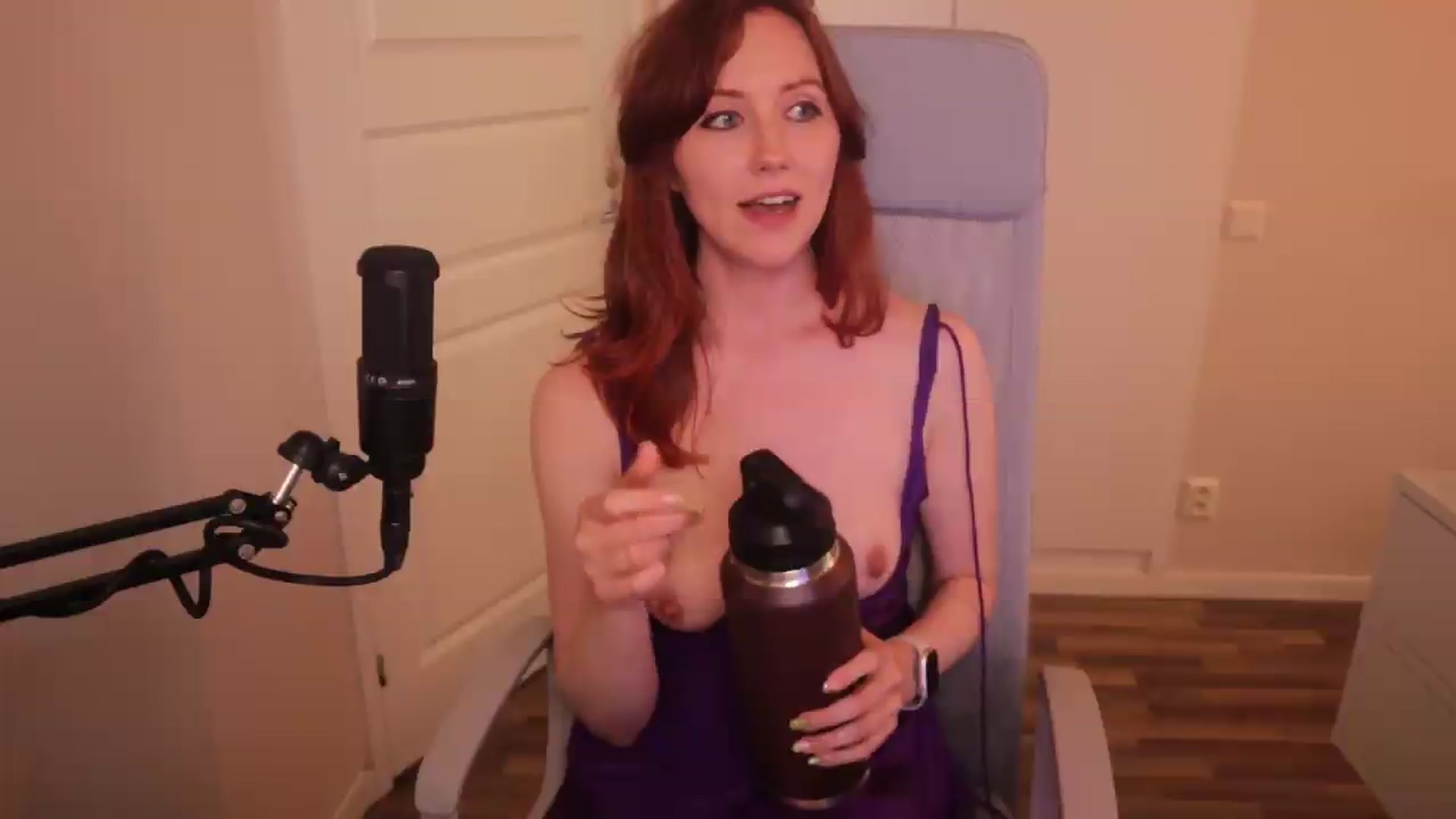 Gallery image thumbnail from AutomicBlue's myfreecams stream on, 06/15/2026, 14:38 image 15 of 20