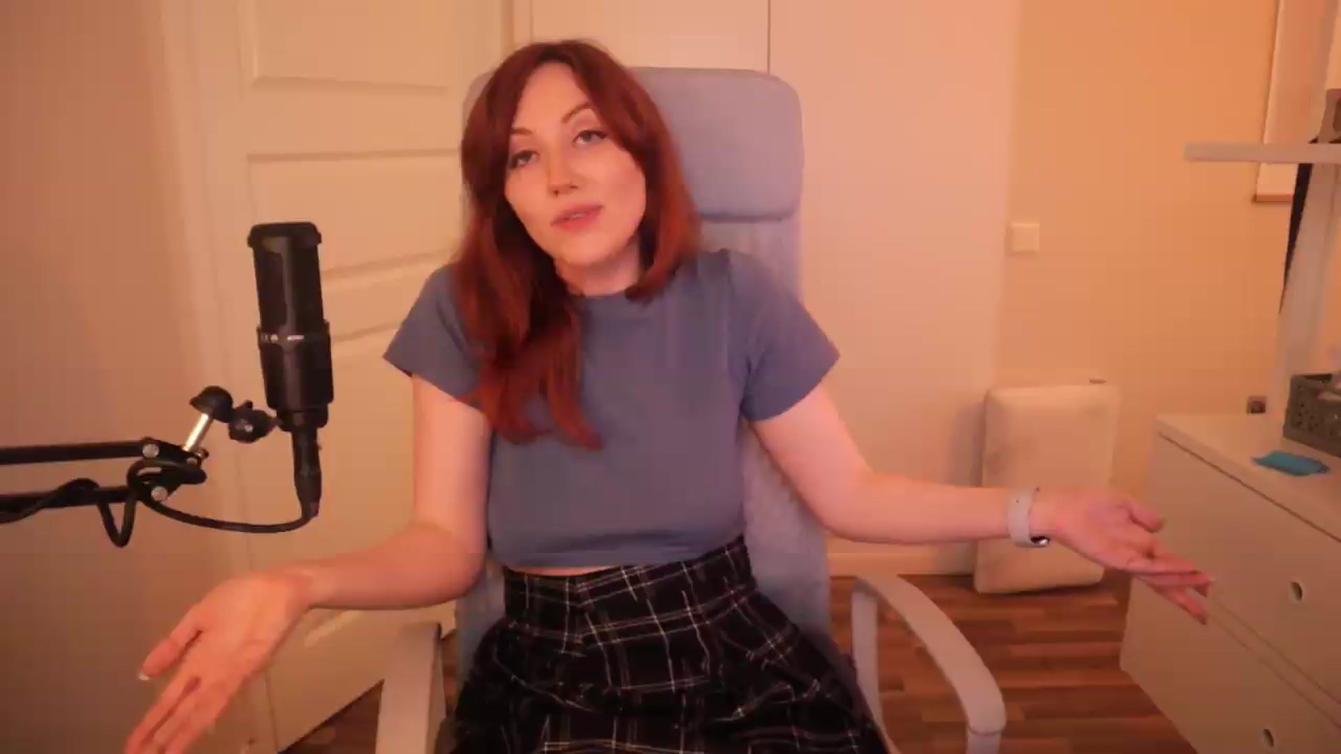 Gallery image thumbnail from AutomicBlue's myfreecams stream on, 06/16/2026, 14:24 image 5 of 20