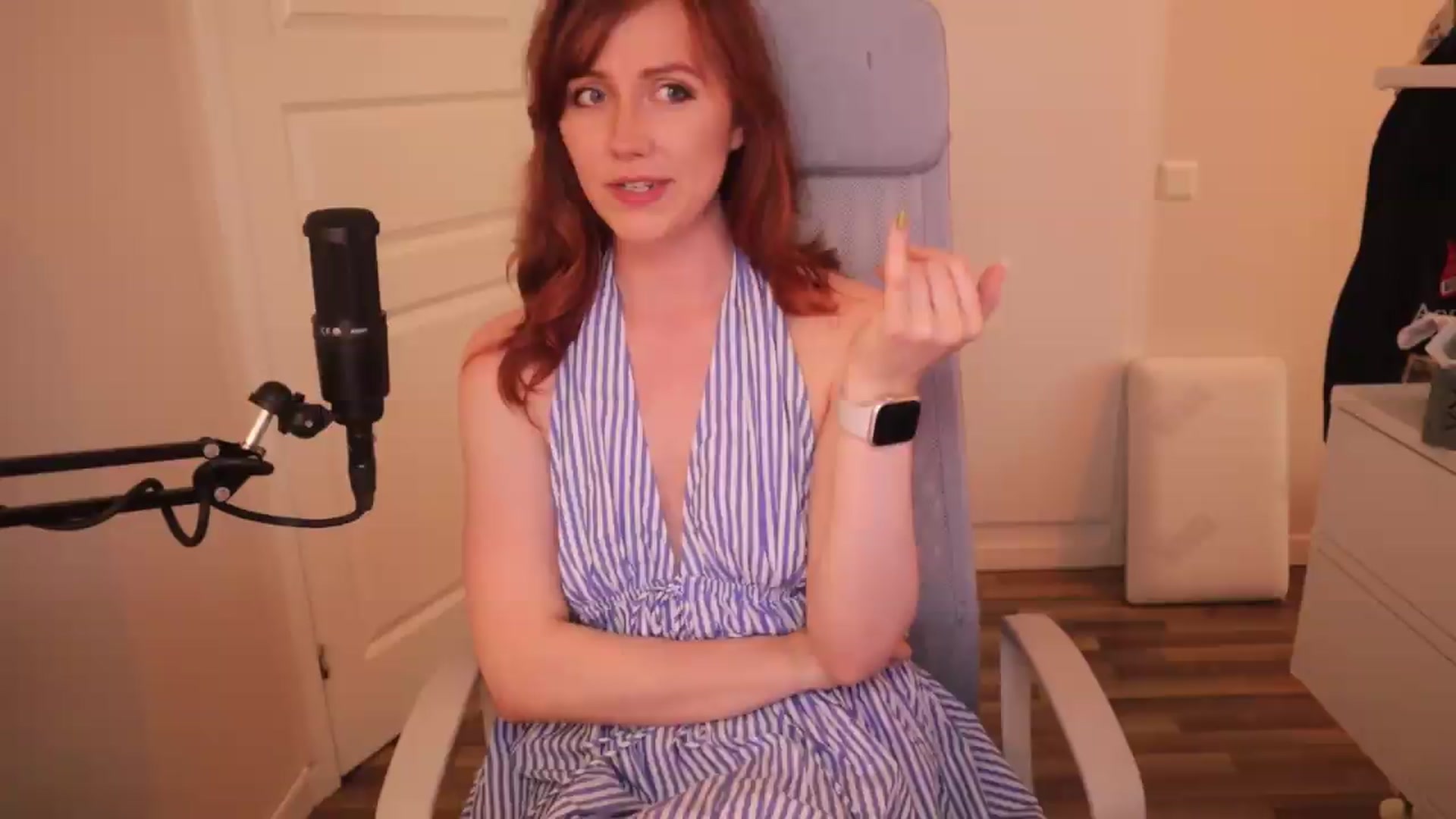 Gallery image thumbnail from AutomicBlue's myfreecams stream on, 06/24/2026, 14:07 image 2 of 20