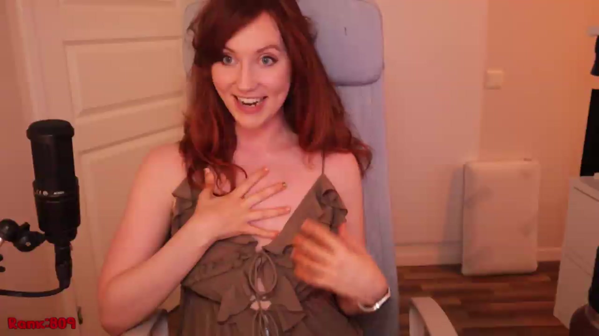 Gallery image thumbnail from AutomicBlue's myfreecams stream on, 07/06/2026, 15:18 image 6 of 20