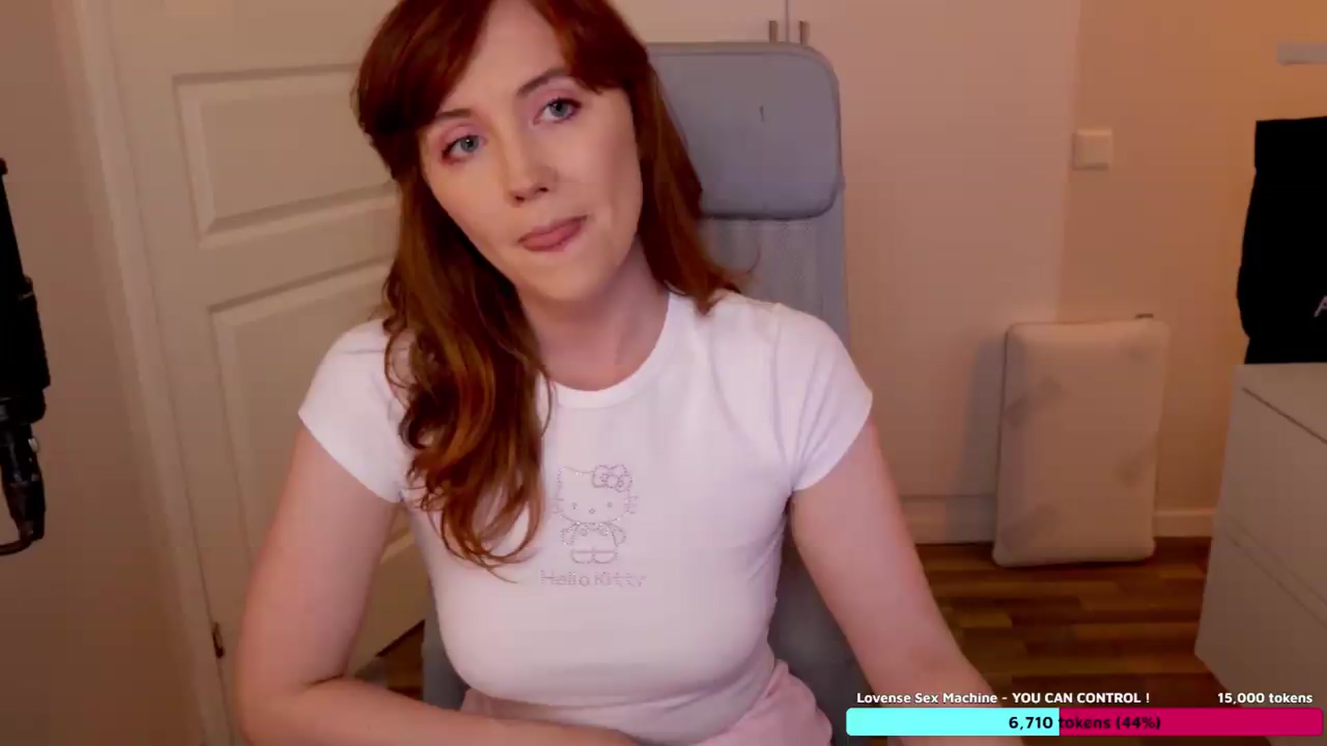 Gallery image thumbnail from AutomicBlue's myfreecams stream on, 08/19/2026, 14:31 image 4 of 20