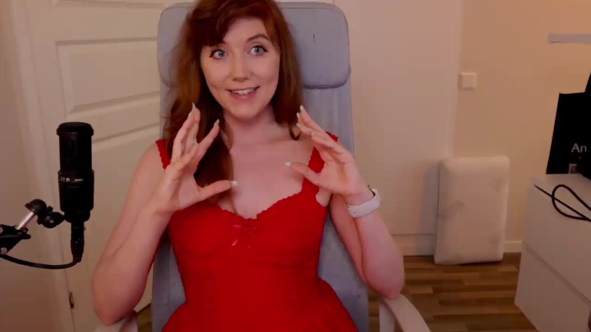 Gallery image thumbnail from AutomicBlue's myfreecams stream on, 08/20/2026, 12:58 image 1 of 20