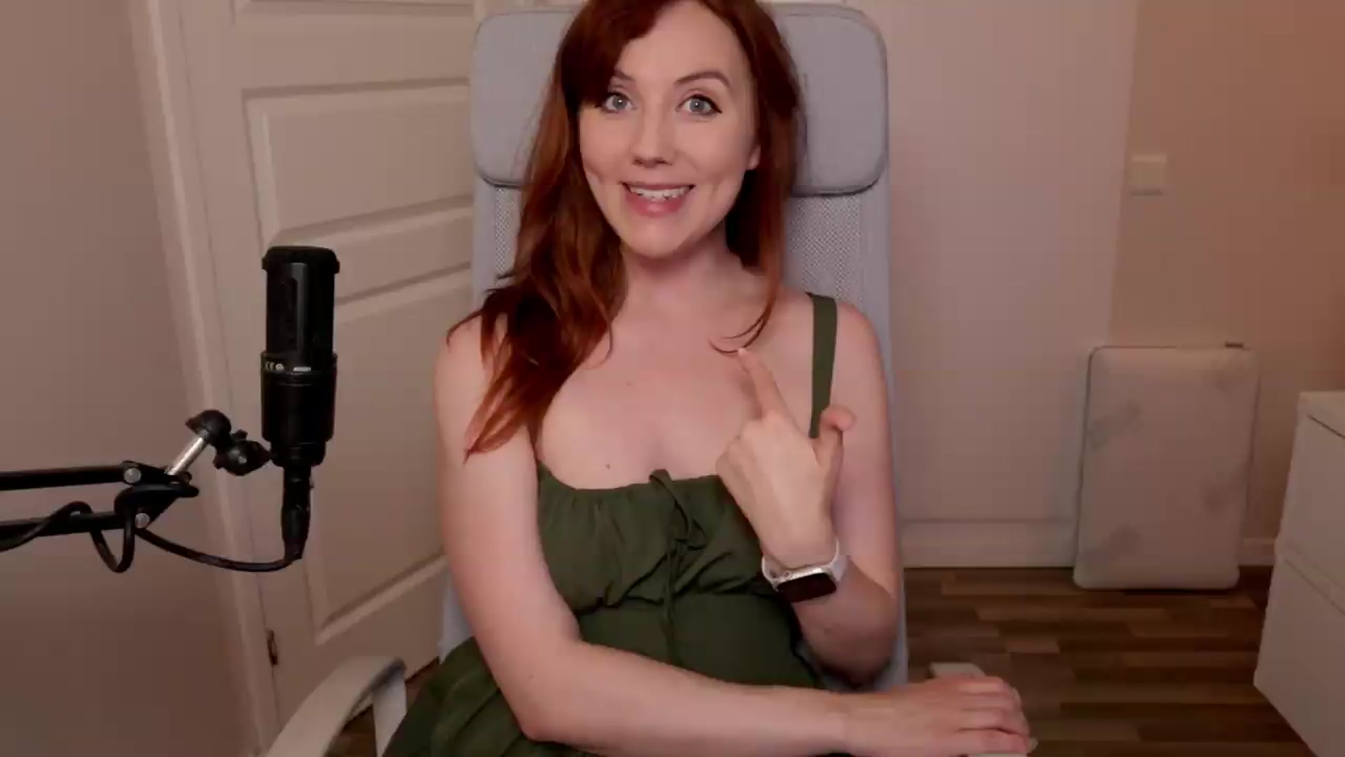 Gallery image thumbnail from AutomicBlue's myfreecams stream on, 09/10/2026, 13:35 image 2 of 20