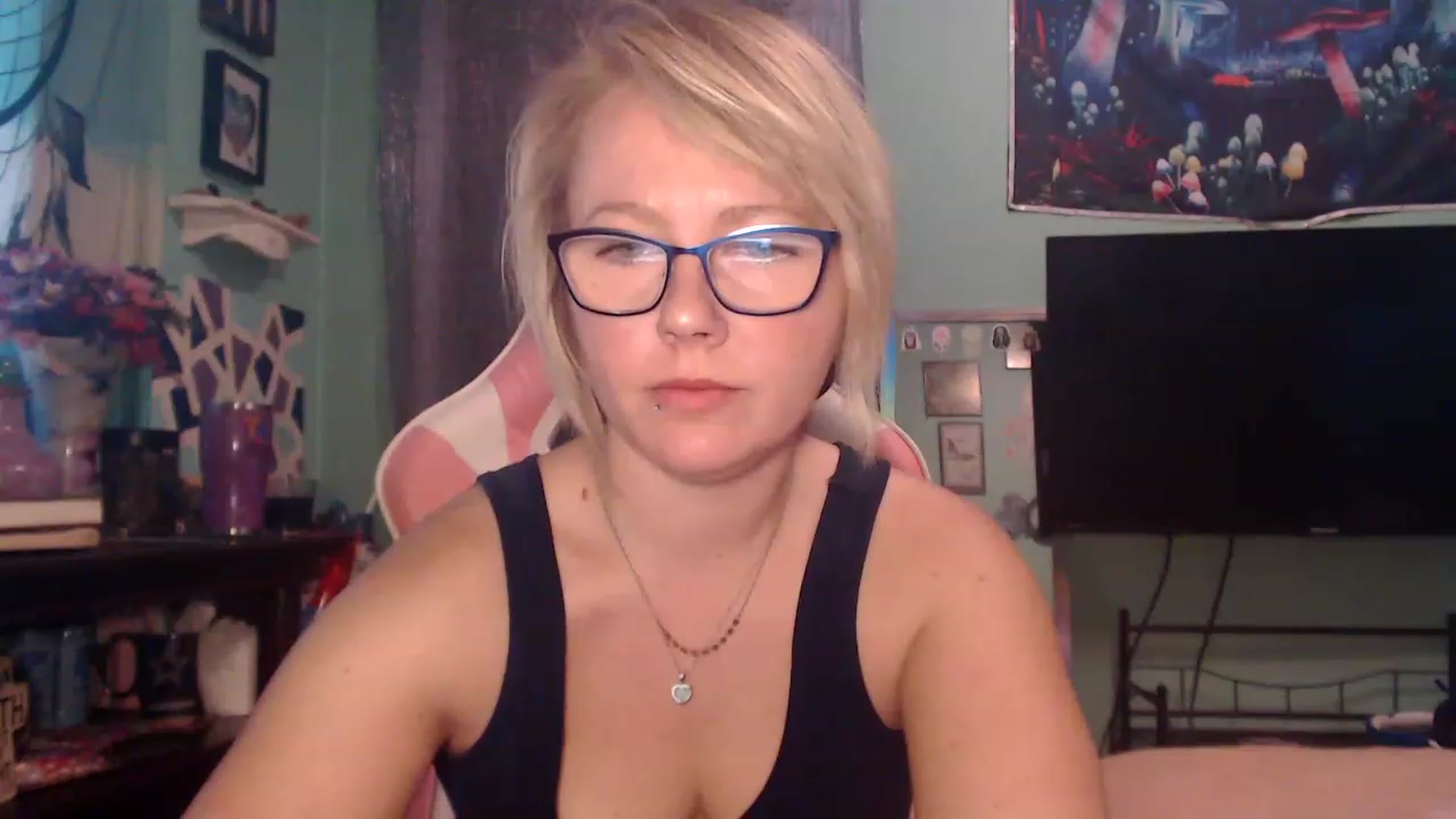 Gallery image thumbnail from AutumnEnvy's myfreecams stream on, 11/15/2022, 15:54 image 11 of 20