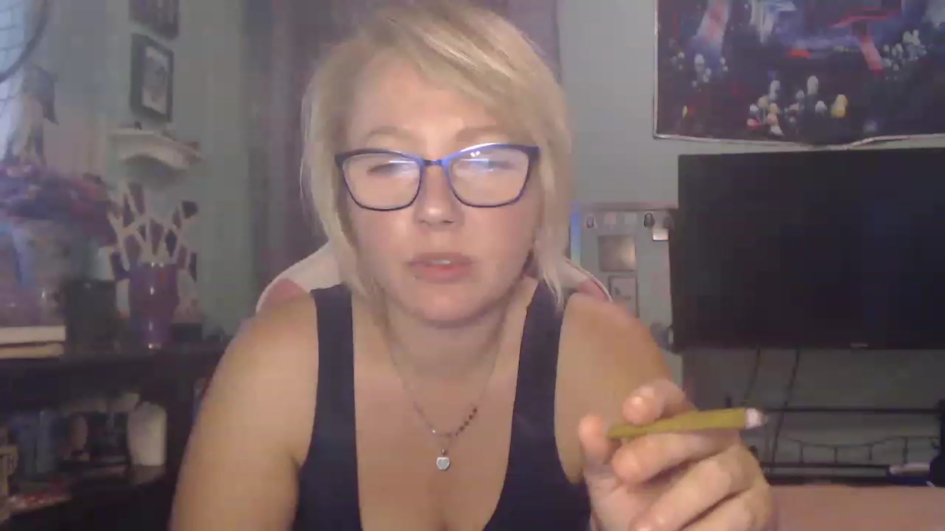 Gallery image thumbnail from AutumnEnvy's myfreecams stream on, 11/15/2022, 15:54 image 14 of 20
