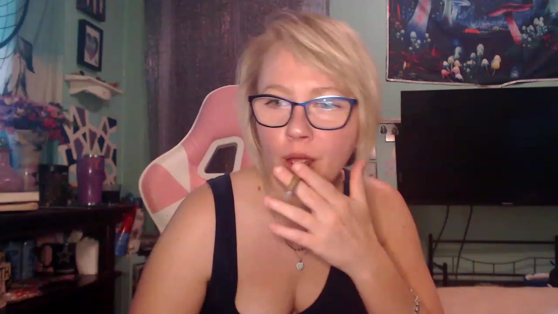 Gallery image thumbnail from AutumnEnvy's myfreecams stream on, 11/15/2022, 15:54 image 6 of 20