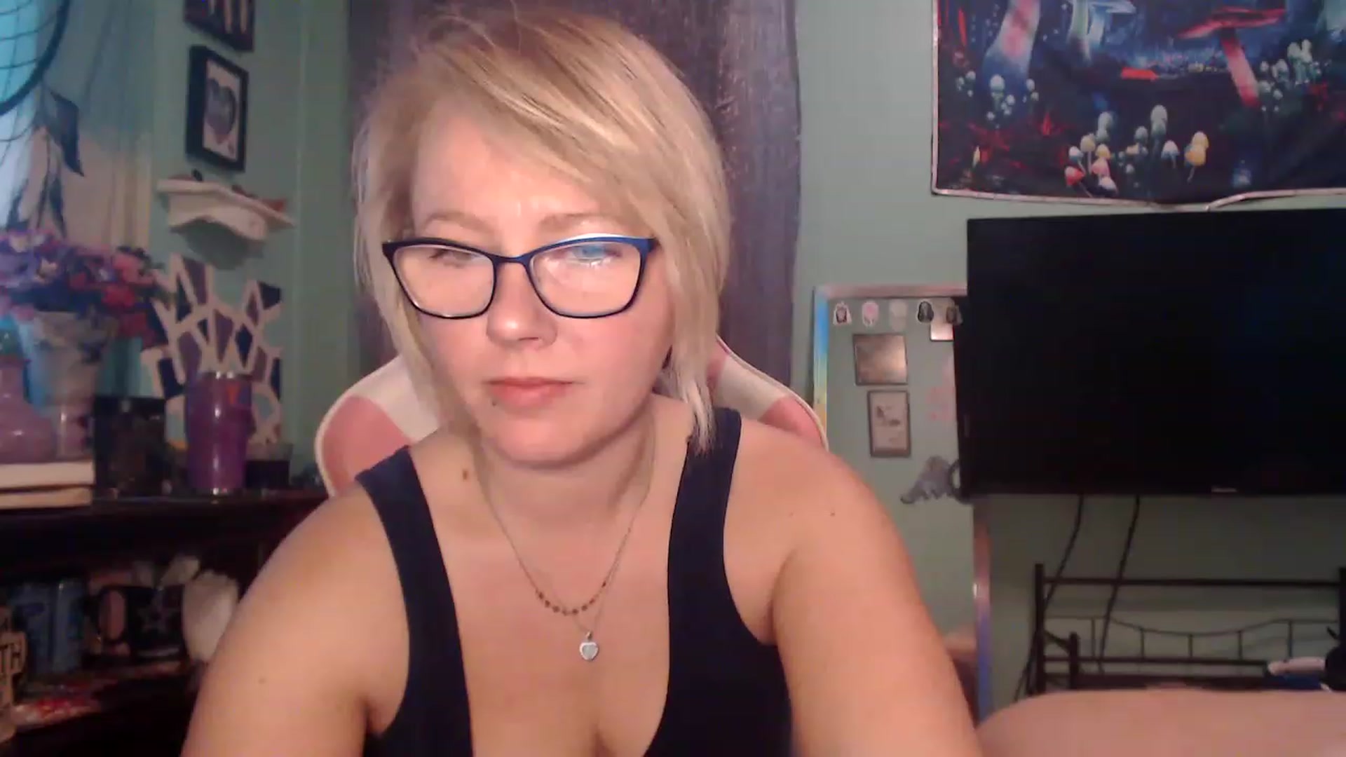 Gallery image thumbnail from AutumnEnvy's myfreecams stream on, 11/15/2022, 15:54 image 5 of 20
