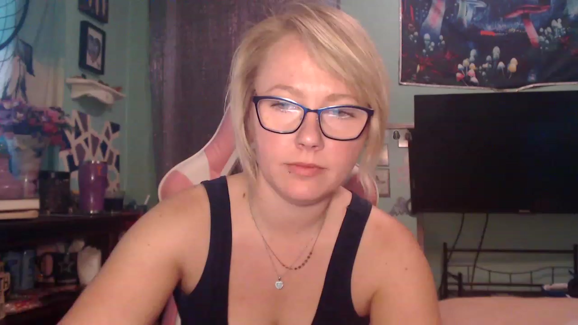 Gallery image thumbnail from AutumnEnvy's myfreecams stream on, 11/15/2022, 15:54 image 19 of 20
