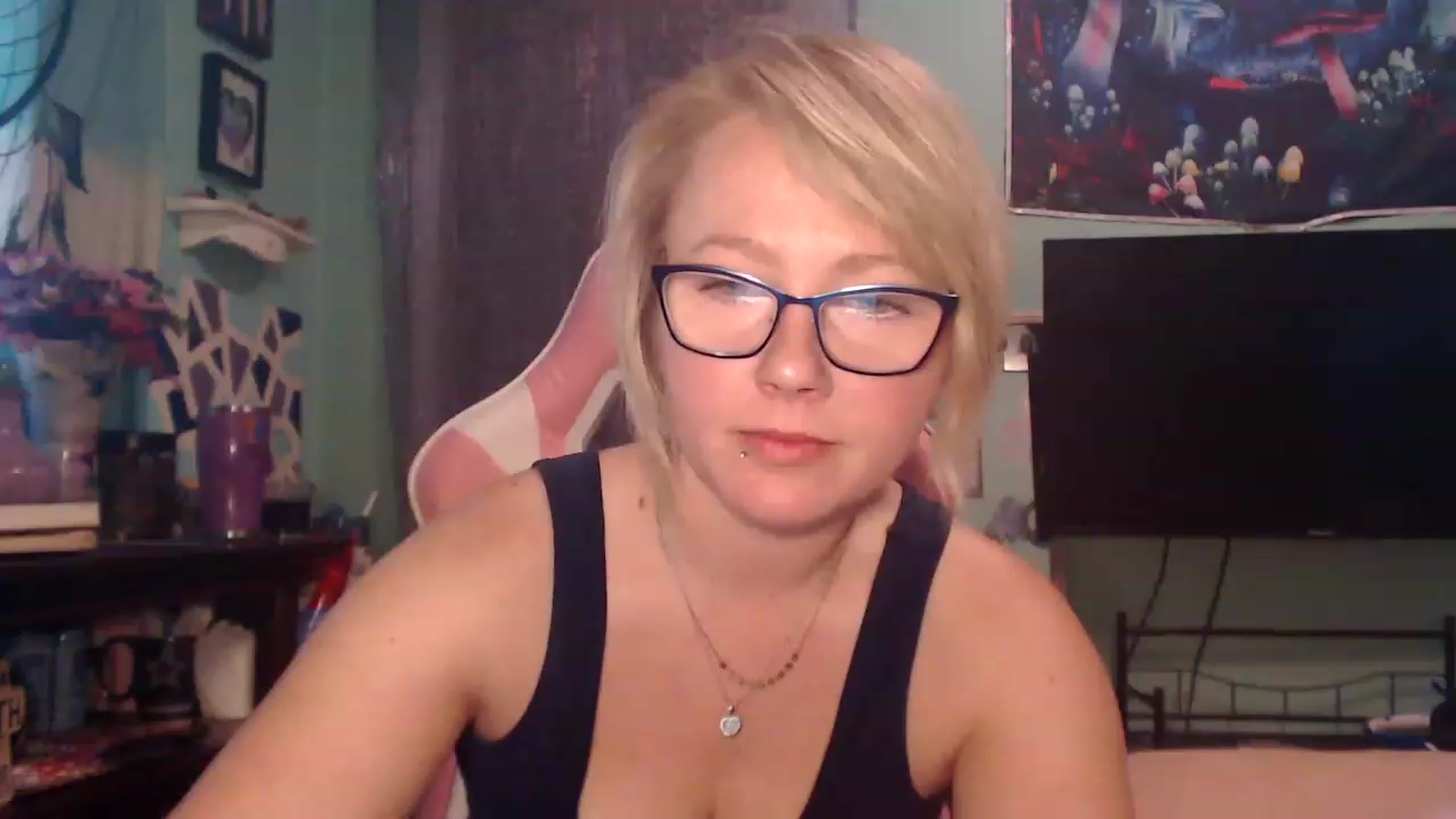 Gallery image thumbnail from AutumnEnvy's myfreecams stream on, 11/15/2022, 15:54 image 16 of 20