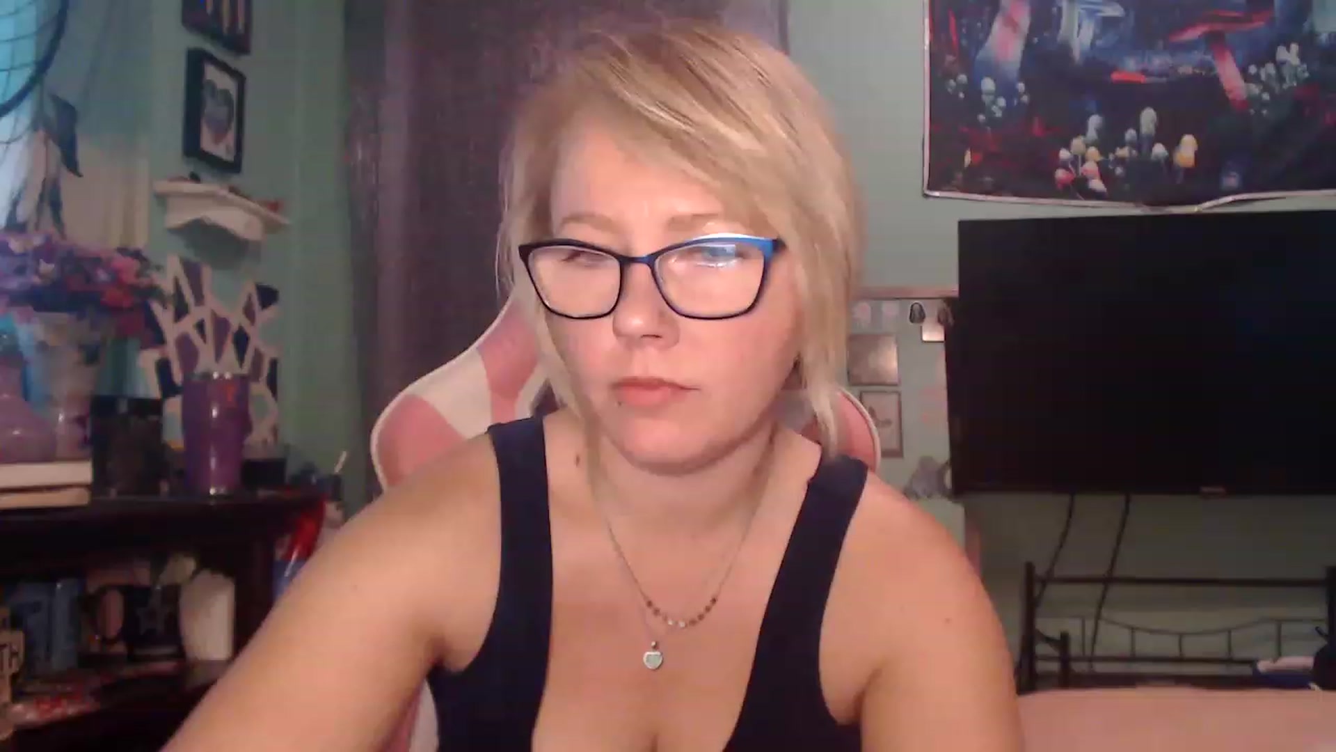 Gallery image thumbnail from AutumnEnvy's myfreecams stream on, 11/15/2022, 15:54 image 15 of 20
