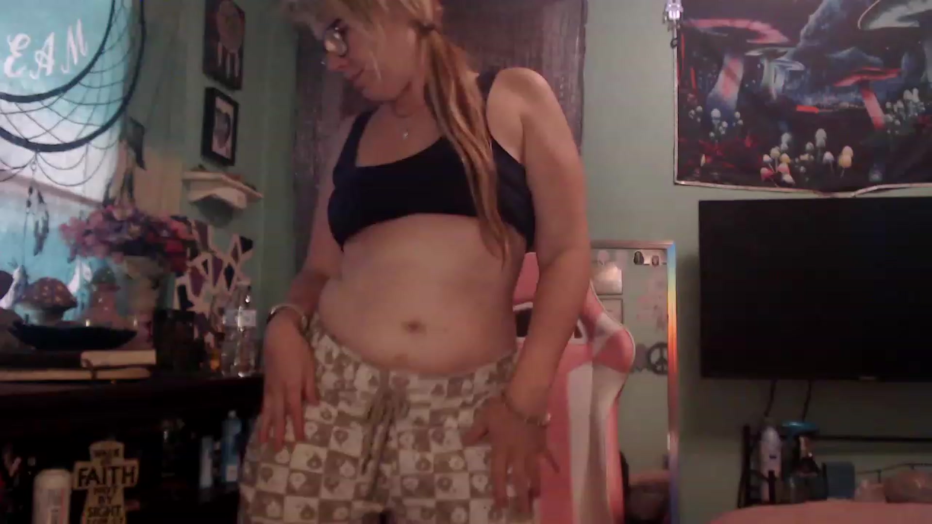 Gallery image thumbnail from AutumnEnvy's myfreecams stream on, 11/22/2022, 16:55 image 1 of 20