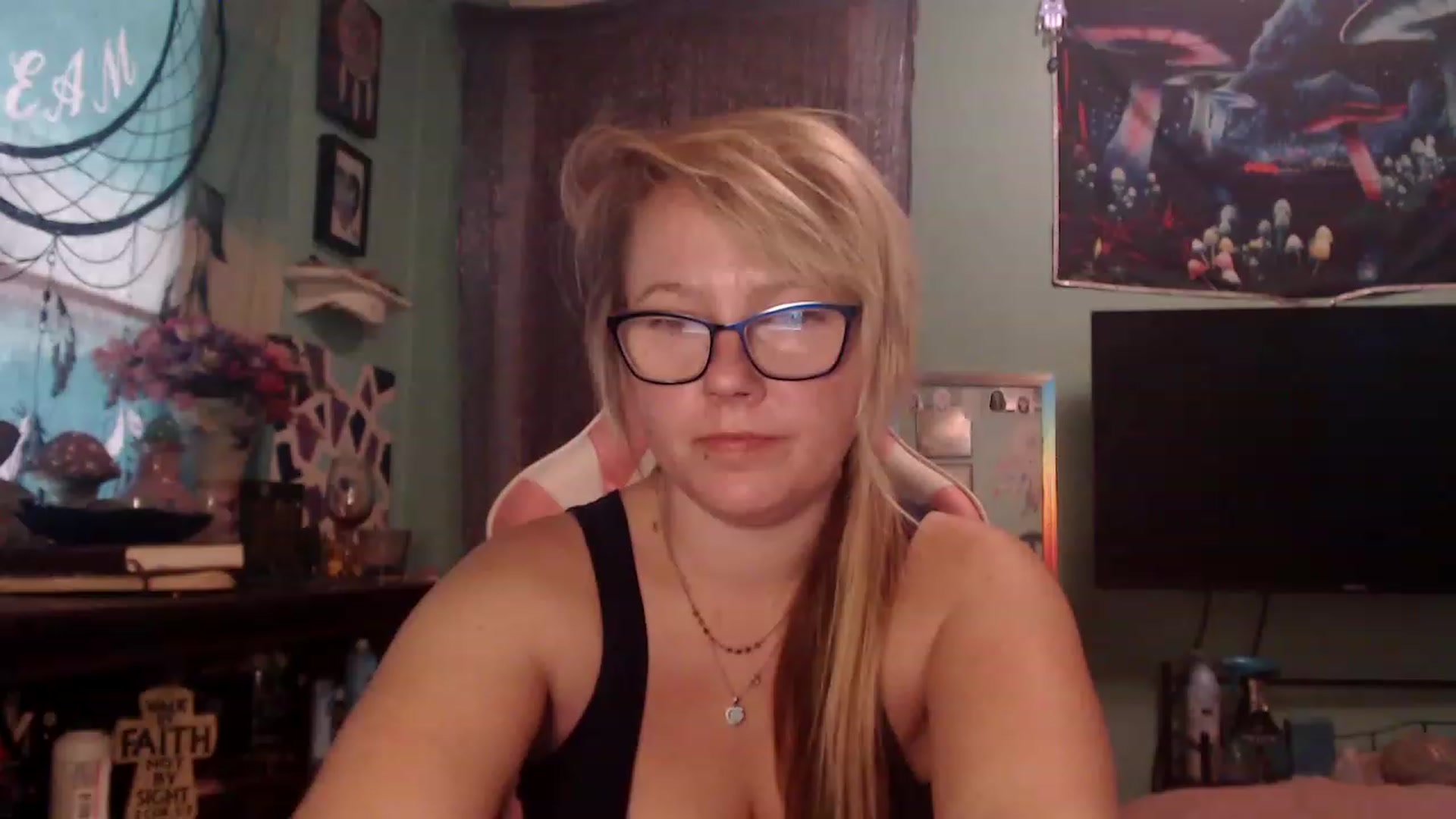 Gallery image thumbnail from AutumnEnvy's myfreecams stream on, 11/22/2022, 16:55 image 4 of 20