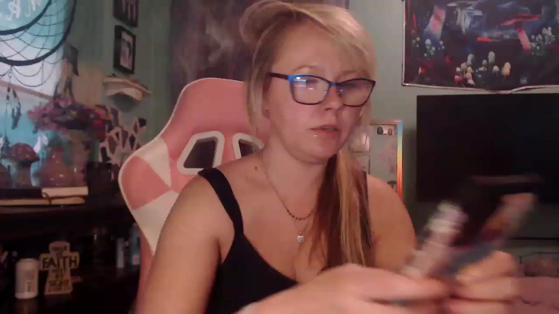 Gallery image thumbnail from AutumnEnvy's myfreecams stream on, 11/22/2022, 16:55 image 17 of 20