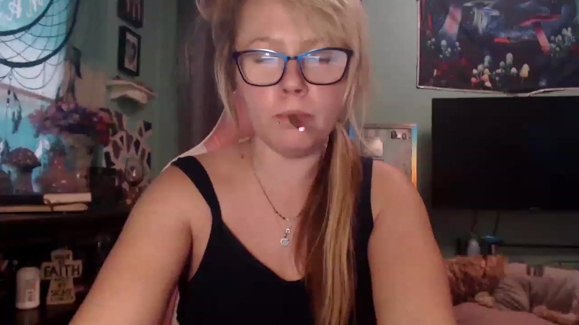 Gallery image thumbnail from AutumnEnvy's myfreecams stream on, 11/22/2022, 16:55 image 16 of 20
