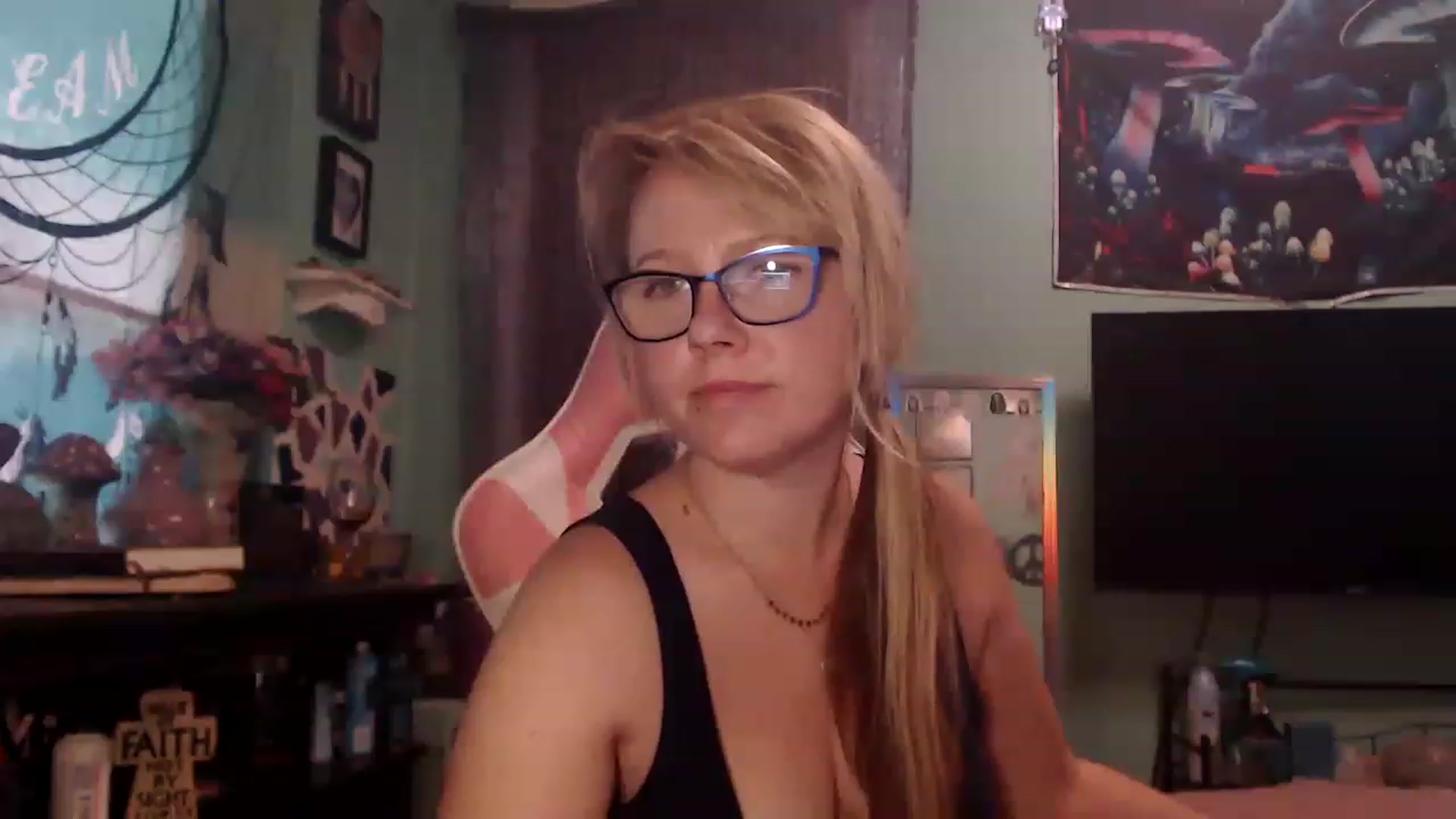 Gallery image thumbnail from AutumnEnvy's myfreecams stream on, 11/22/2022, 16:55 image 9 of 20
