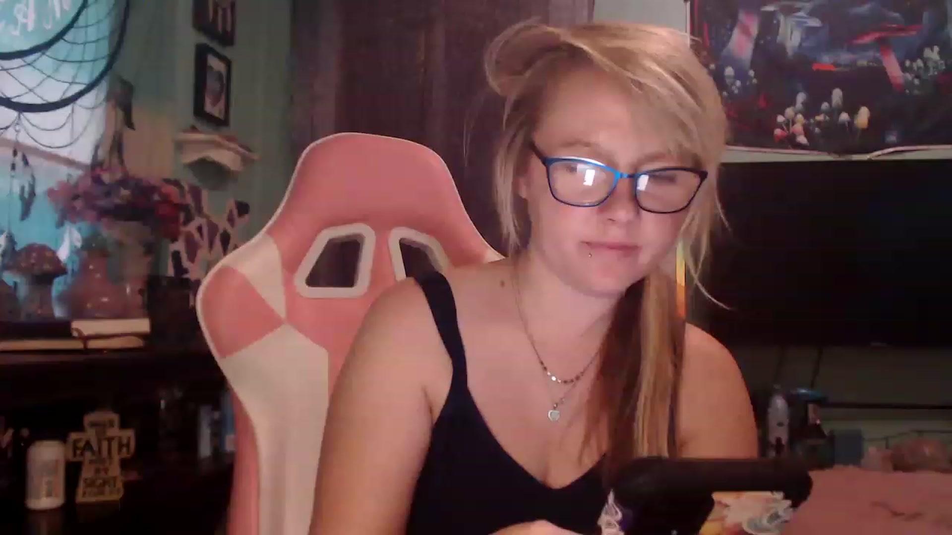 Gallery image thumbnail from AutumnEnvy's myfreecams stream on, 11/22/2022, 16:55 image 20 of 20