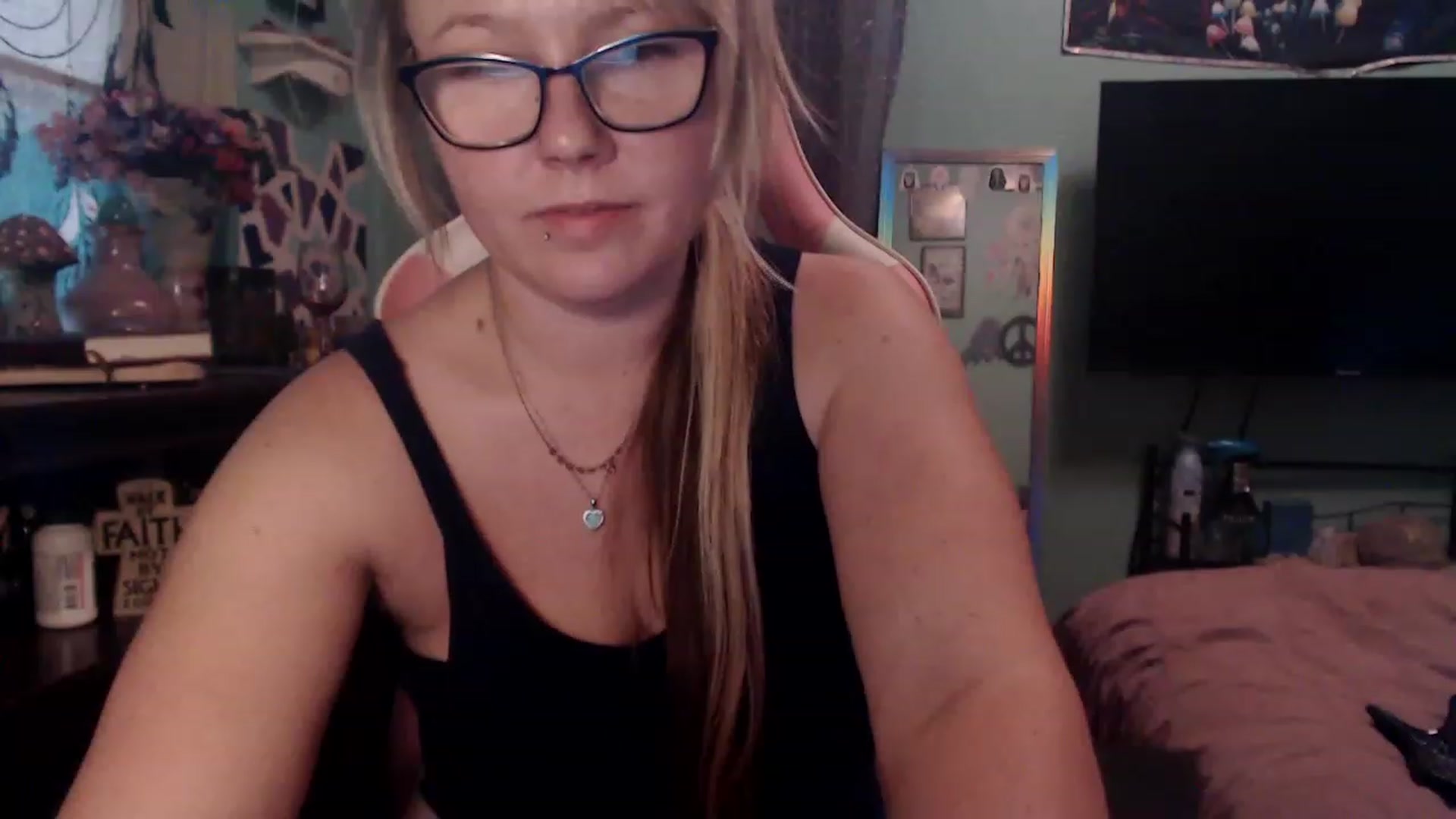 Gallery image thumbnail from AutumnEnvy's myfreecams stream on, 11/22/2022, 19:26 image 2 of 20