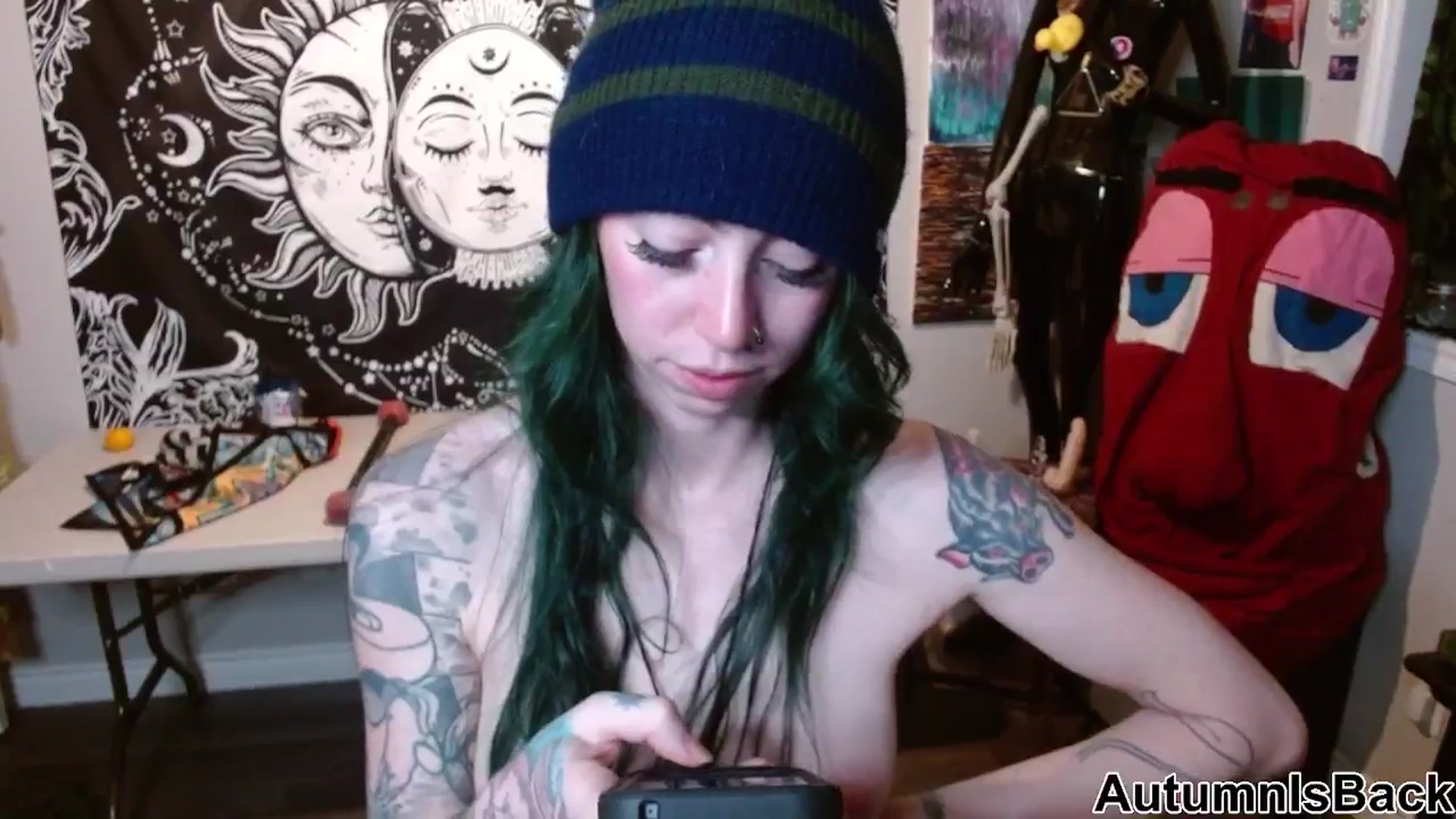 Gallery image thumbnail from AutumnIsBack's myfreecams stream on, 12/13/2025, 05:07 image 6 of 20
