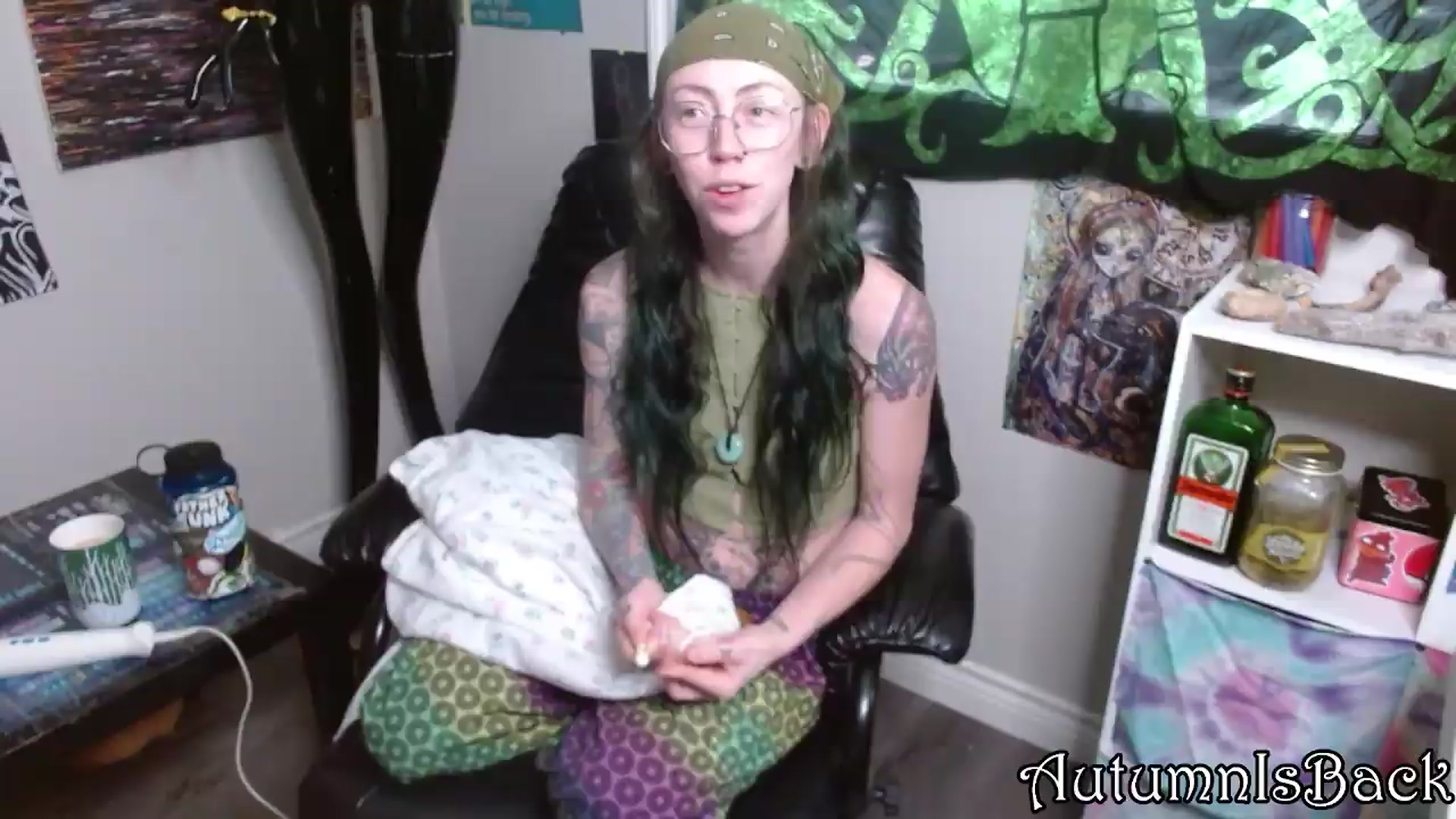 Gallery image thumbnail from AutumnIsBack's myfreecams stream on, 08/14/2026, 24:01 image 14 of 20