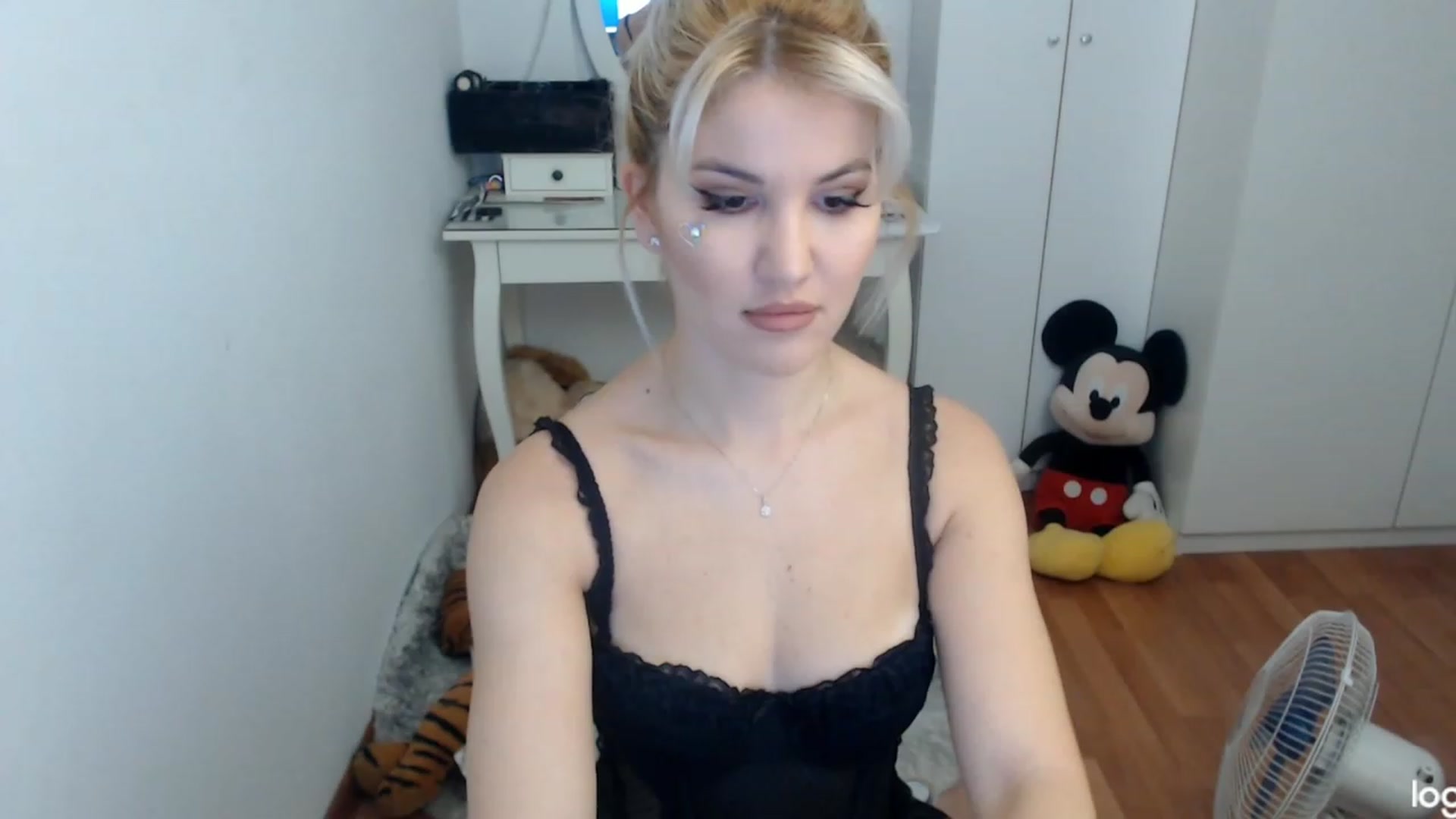 Gallery image thumbnail from AutumnJewel's myfreecams stream on, 09/27/2023, 07:35 image 2 of 20