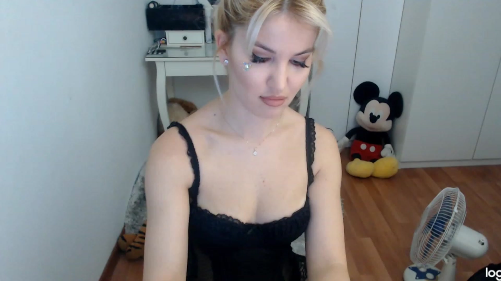Gallery image thumbnail from AutumnJewel's myfreecams stream on, 09/27/2023, 07:35 image 1 of 20