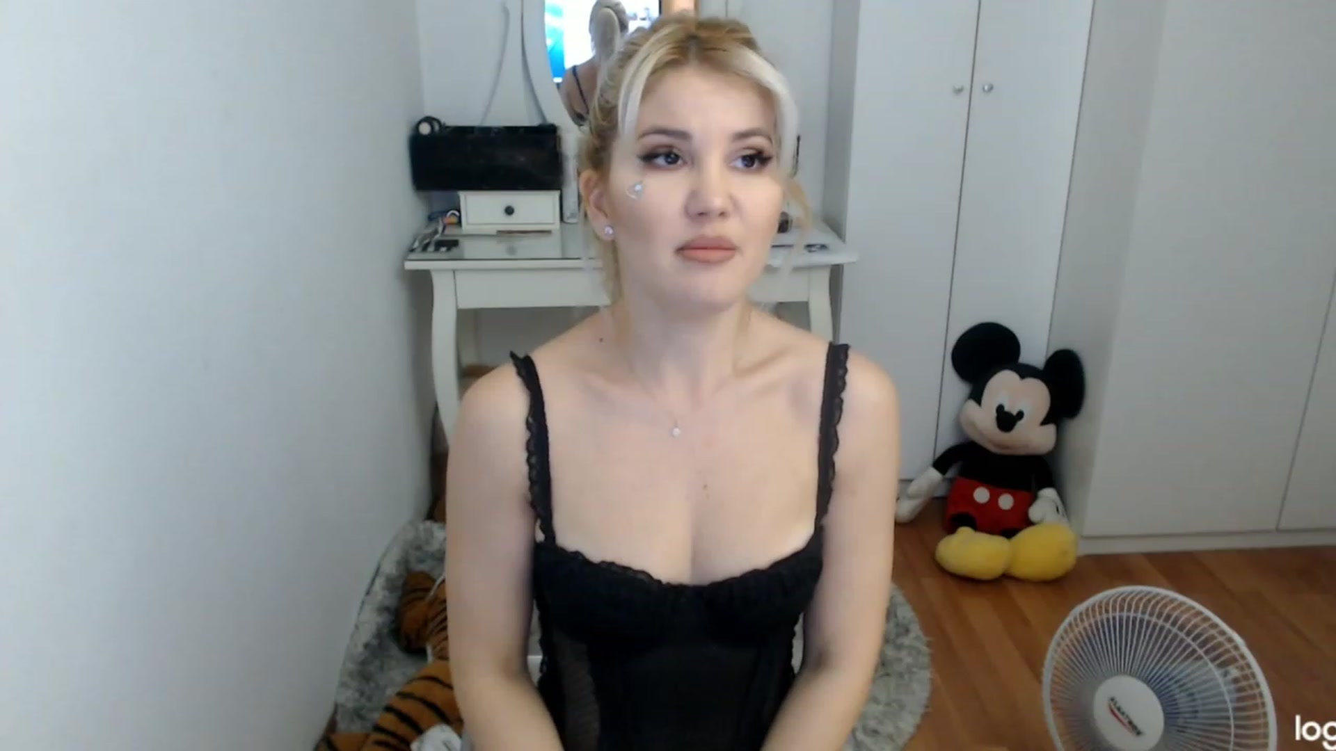 Gallery image thumbnail from AutumnJewel's myfreecams stream on, 09/27/2023, 07:35 image 14 of 20
