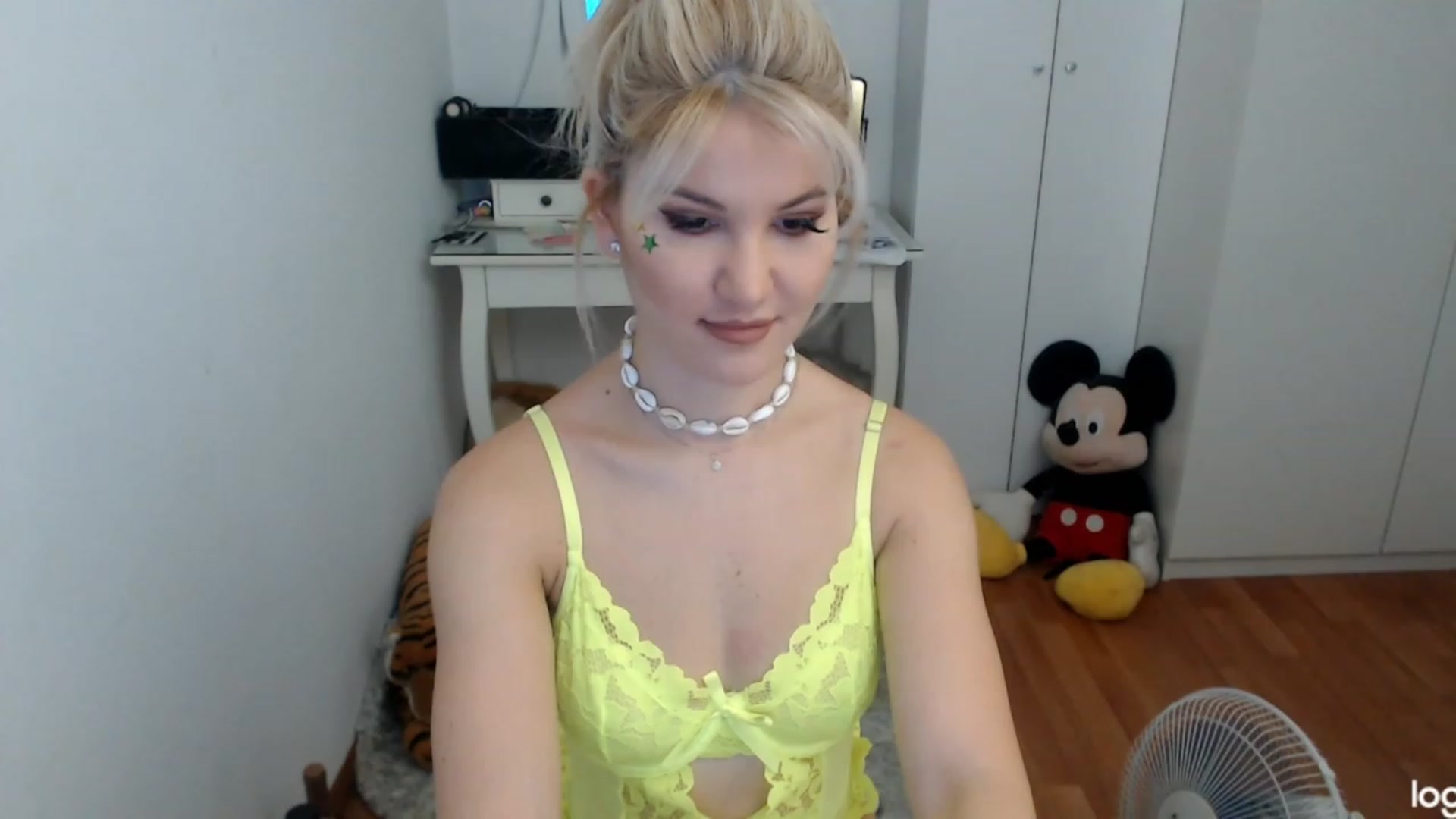 Gallery image thumbnail from AutumnJewel's myfreecams stream on, 09/30/2023, 09:38 image 1 of 20