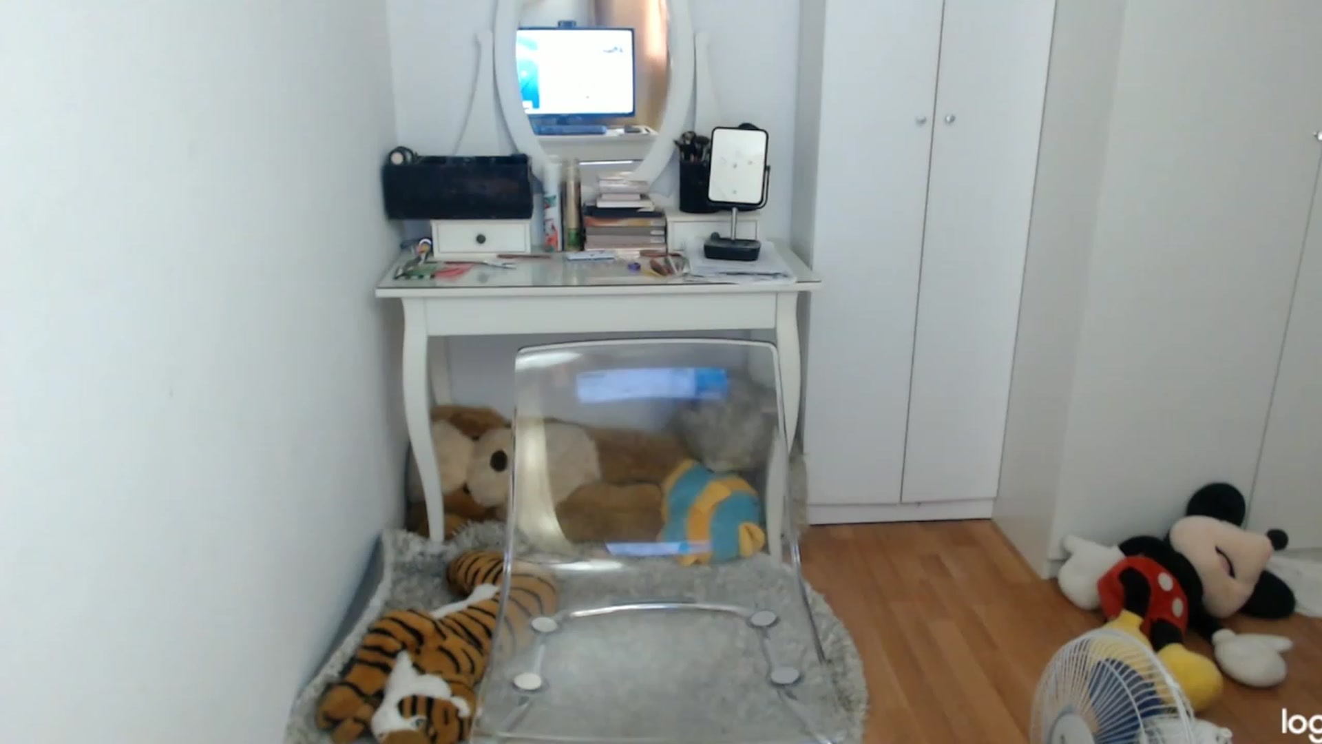 Gallery image thumbnail from AutumnJewel's myfreecams stream on, 10/05/2023, 09:21 image 4 of 20