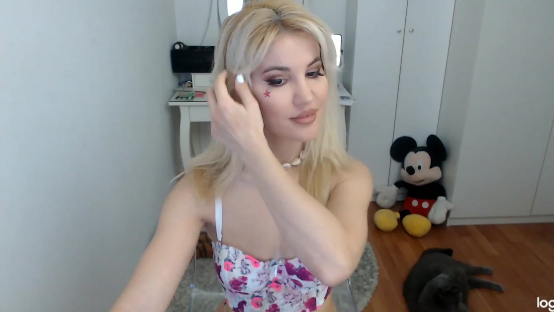 Gallery image thumbnail from AutumnJewel's myfreecams stream on, 10/18/2023, 07:36 image 3 of 20