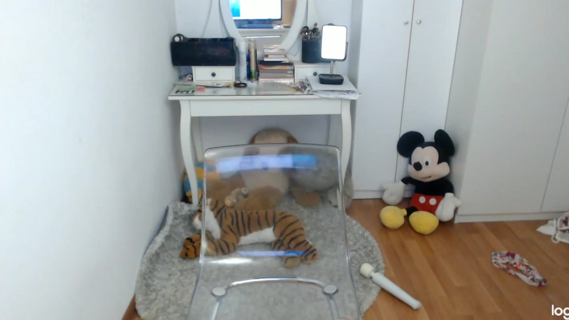 Gallery image thumbnail from AutumnJewel's myfreecams stream on, 10/18/2023, 08:25 image 9 of 20