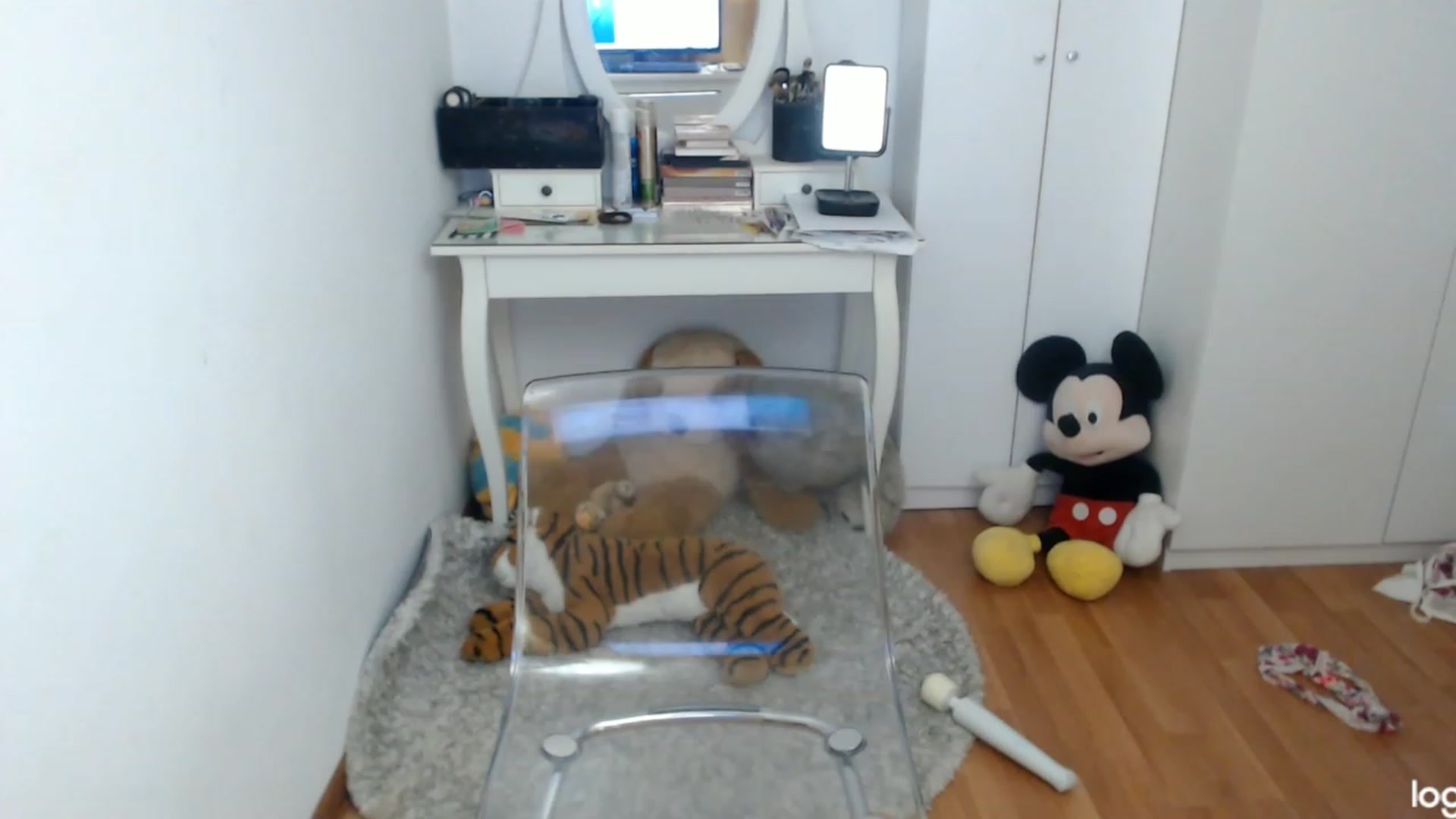 Gallery image thumbnail from AutumnJewel's myfreecams stream on, 10/18/2023, 08:25 image 8 of 20