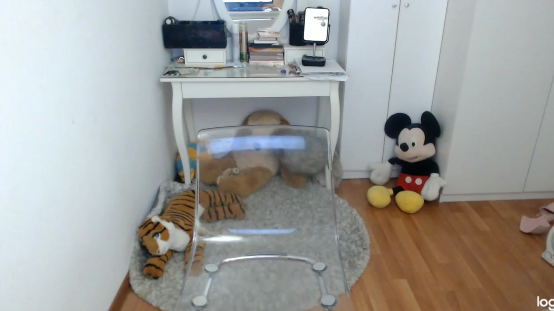 Gallery image thumbnail from AutumnJewel's myfreecams stream on, 10/19/2023, 08:14 image 9 of 20
