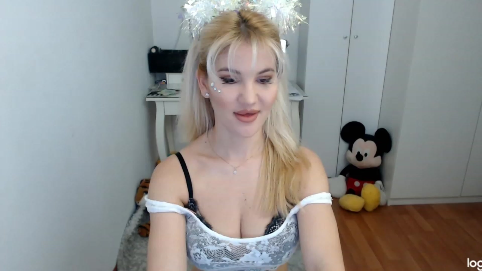 Gallery image thumbnail from AutumnJewel's myfreecams stream on, 10/22/2023, 07:41 image 5 of 20