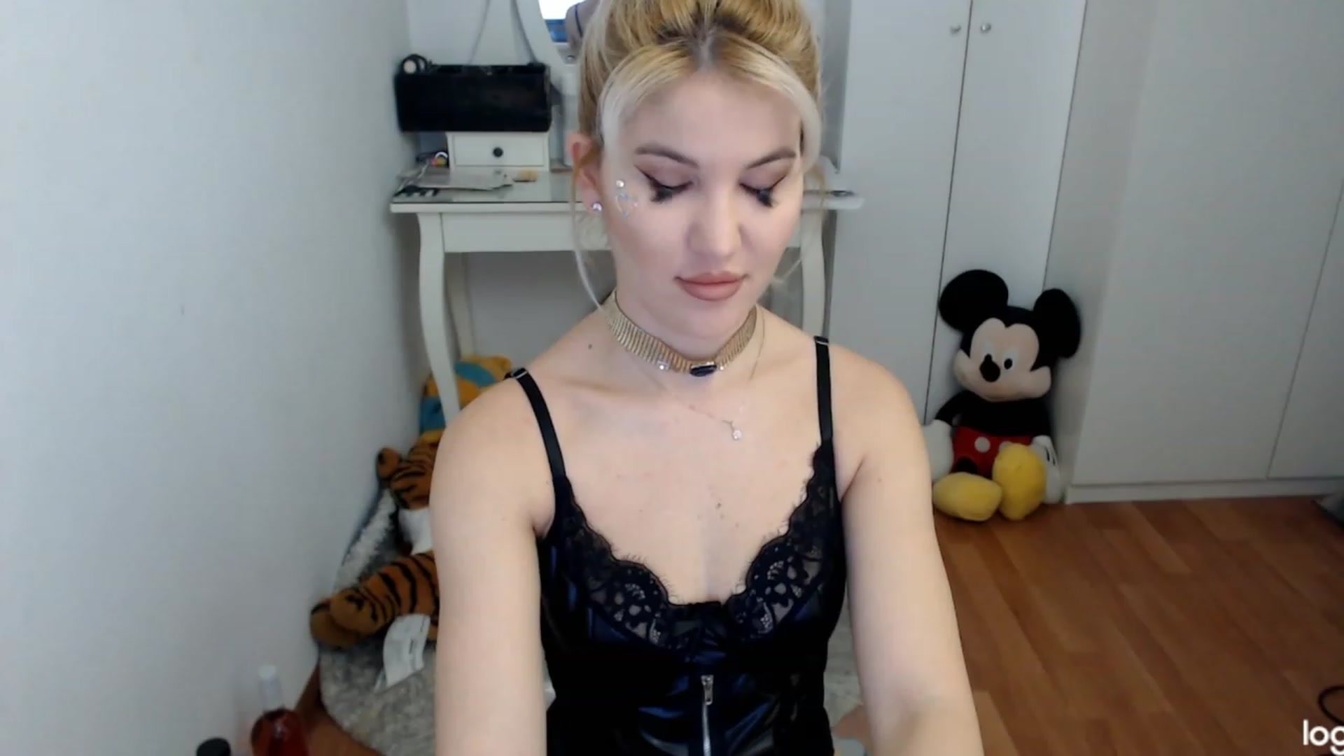 Gallery image thumbnail from AutumnJewel's myfreecams stream on, 10/24/2023, 06:42 image 4 of 20