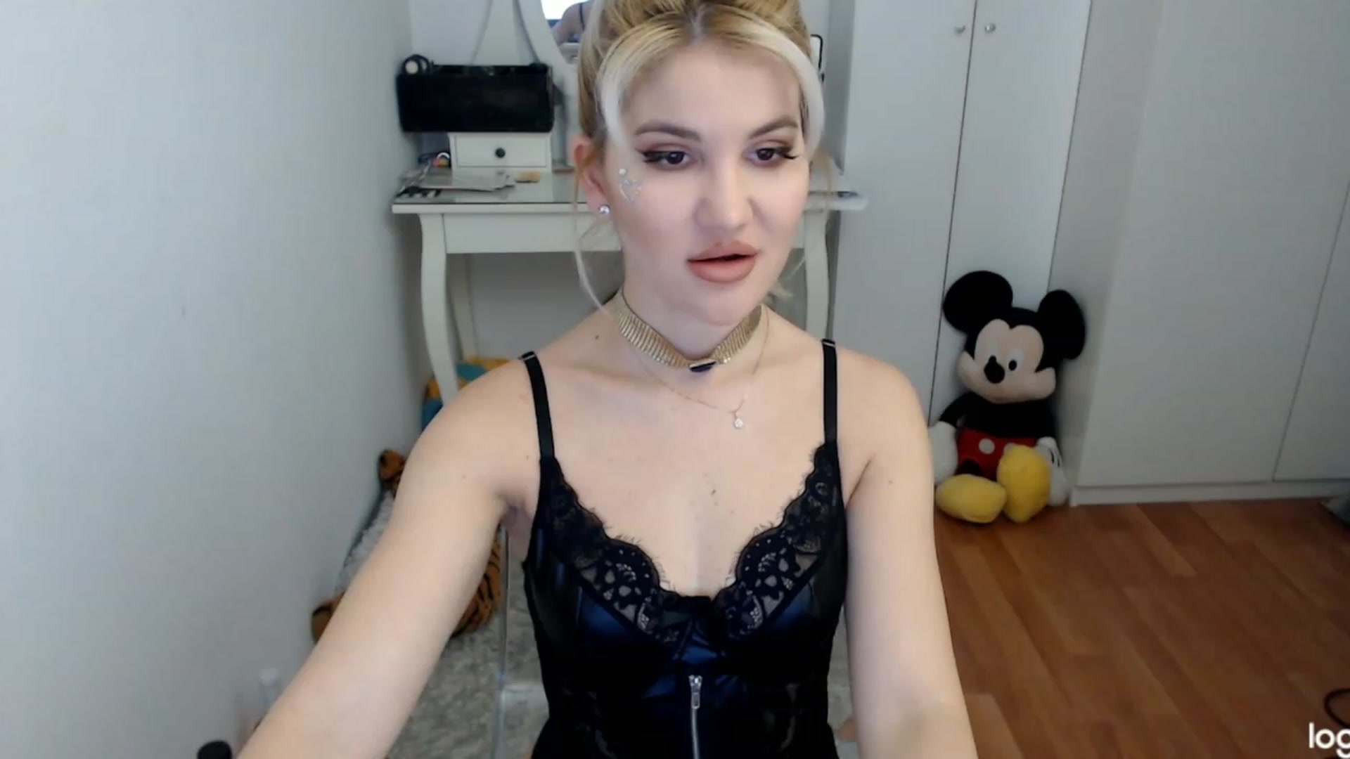 Gallery image thumbnail from AutumnJewel's myfreecams stream on, 10/24/2023, 06:42 image 1 of 20