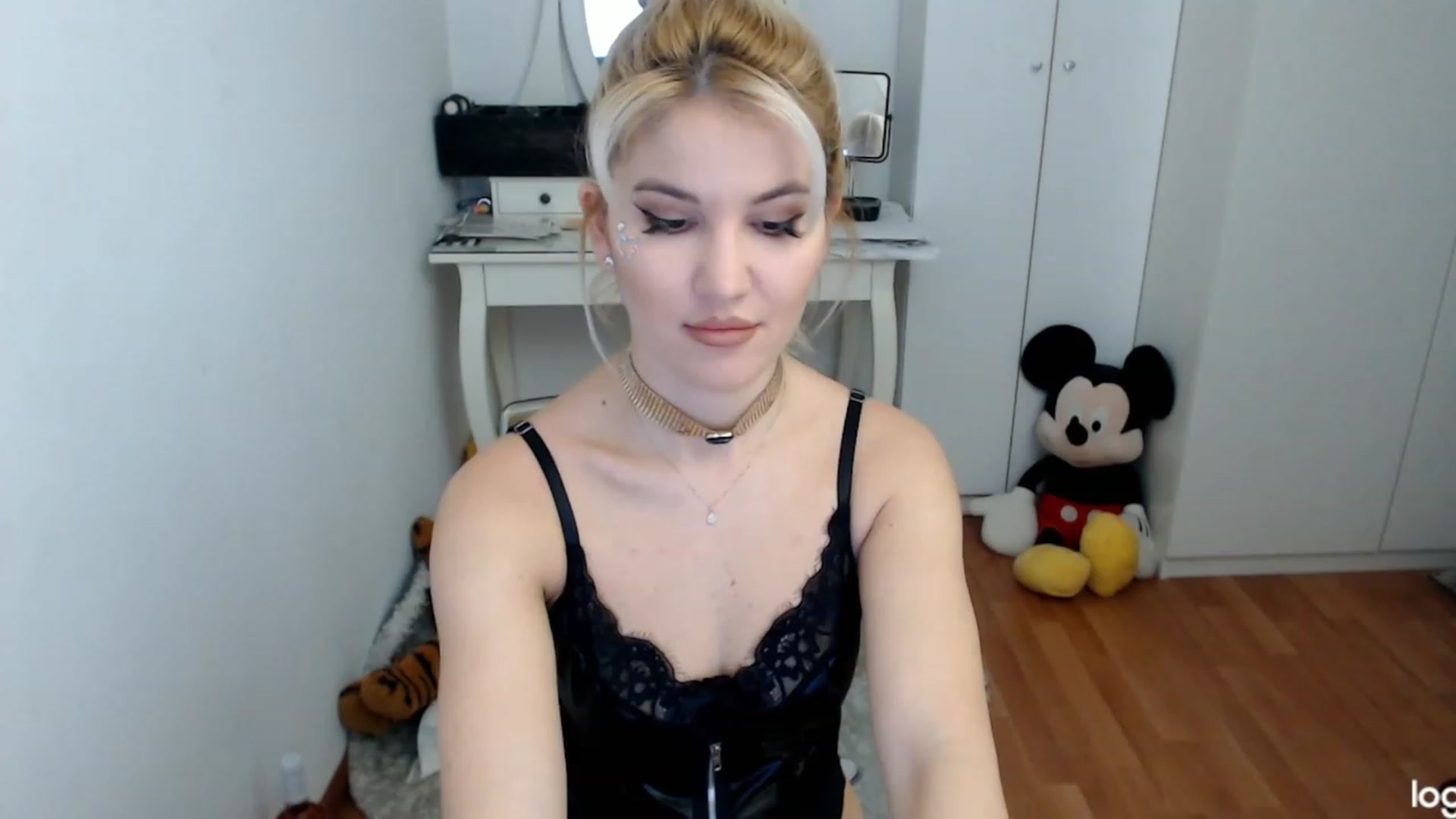 Gallery image thumbnail from AutumnJewel's myfreecams stream on, 10/24/2023, 06:42 image 15 of 20
