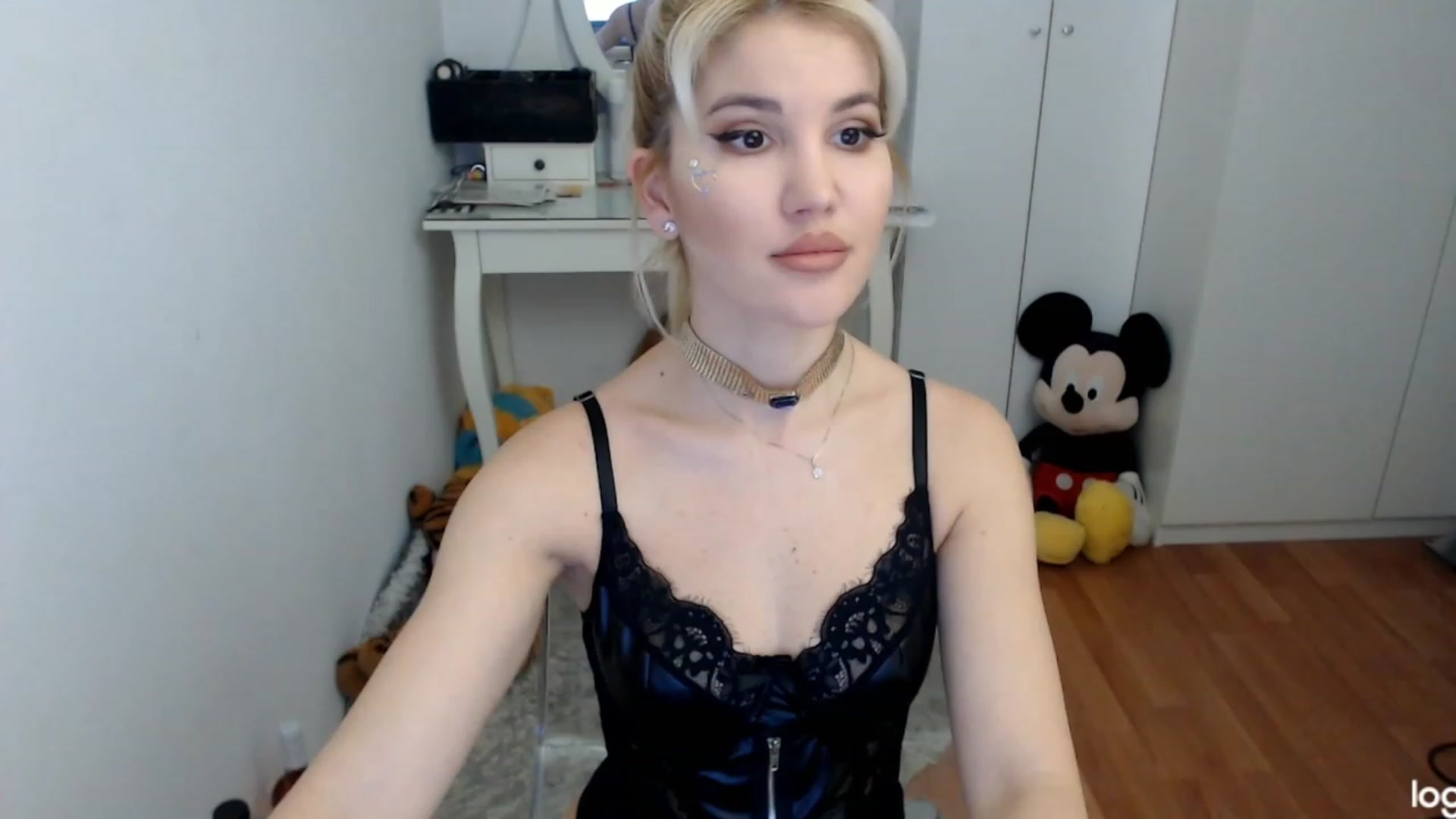 Gallery image thumbnail from AutumnJewel's myfreecams stream on, 10/24/2023, 06:42 image 3 of 20