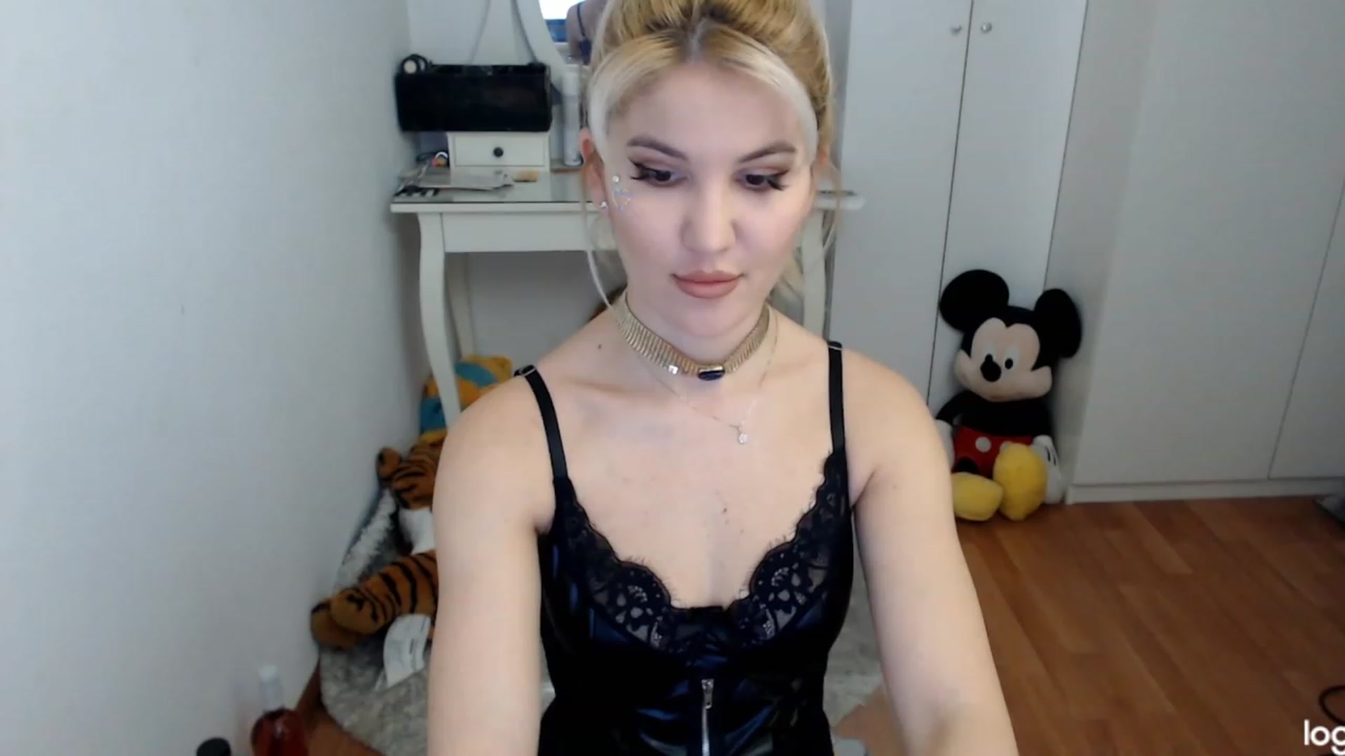 Gallery image thumbnail from AutumnJewel's myfreecams stream on, 10/24/2023, 06:42 image 5 of 20