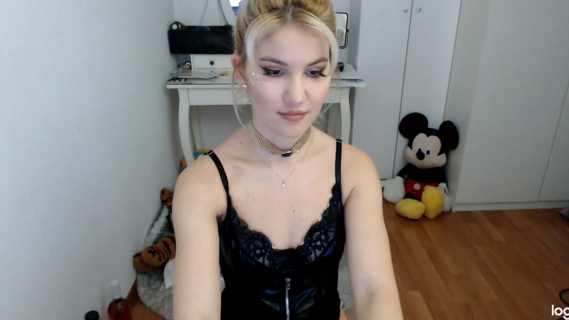 Gallery image thumbnail from AutumnJewel's myfreecams stream on, 10/24/2023, 06:42 image 11 of 20