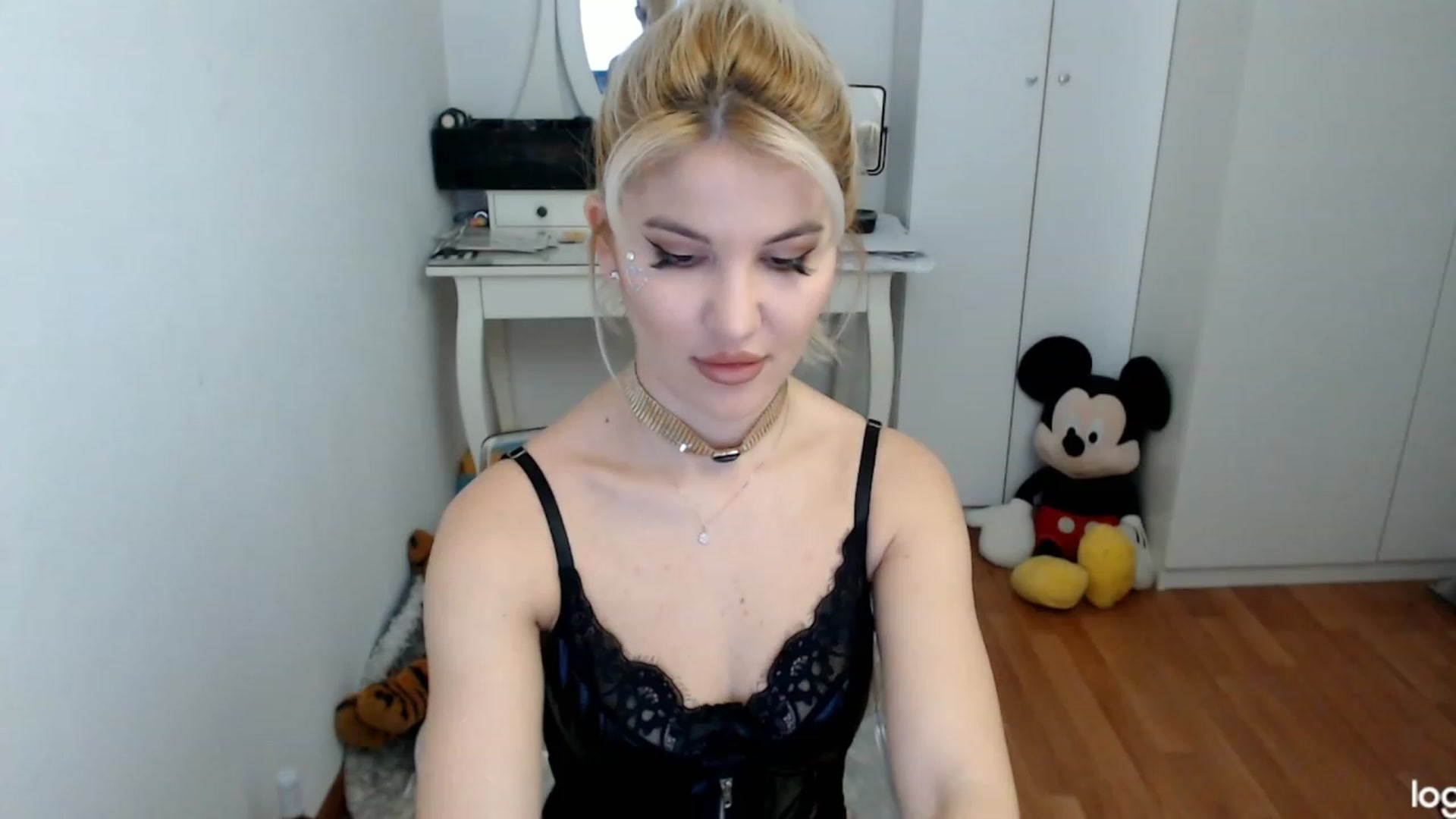 Gallery image thumbnail from AutumnJewel's myfreecams stream on, 10/24/2023, 07:52 image 11 of 20