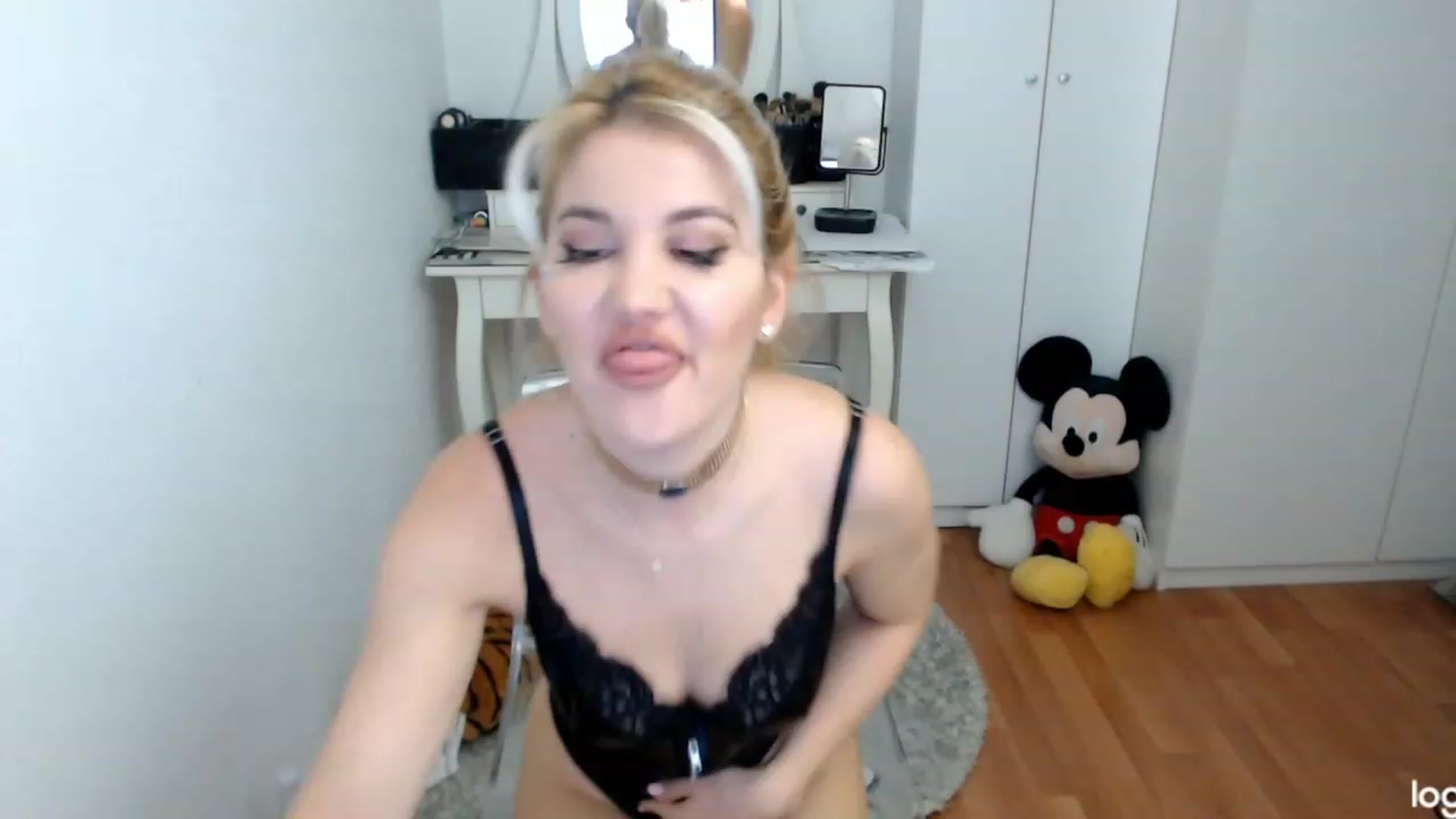 Gallery image thumbnail from AutumnJewel's myfreecams stream on, 10/24/2023, 07:52 image 16 of 20