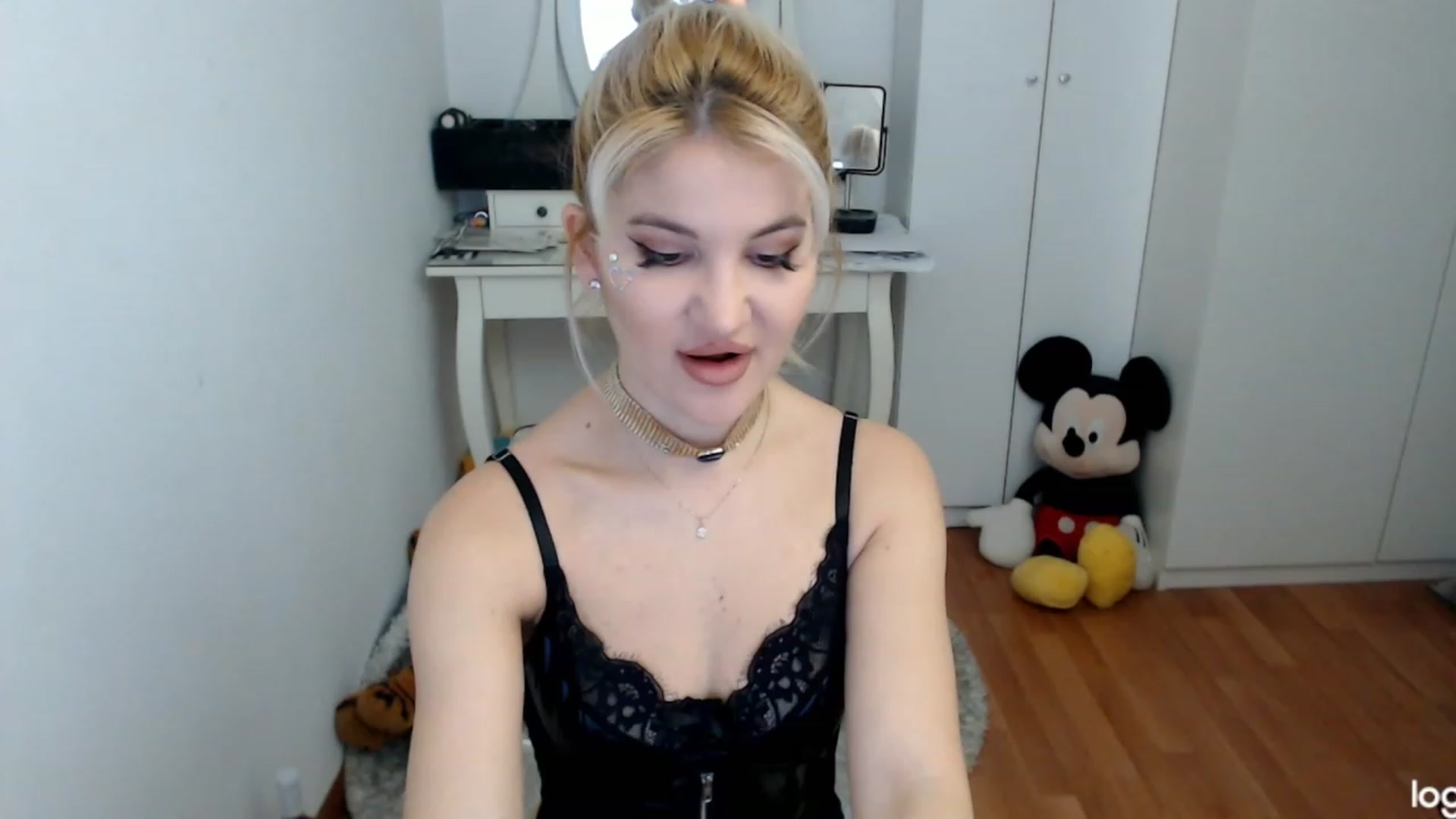 Gallery image thumbnail from AutumnJewel's myfreecams stream on, 10/24/2023, 07:52 image 9 of 20