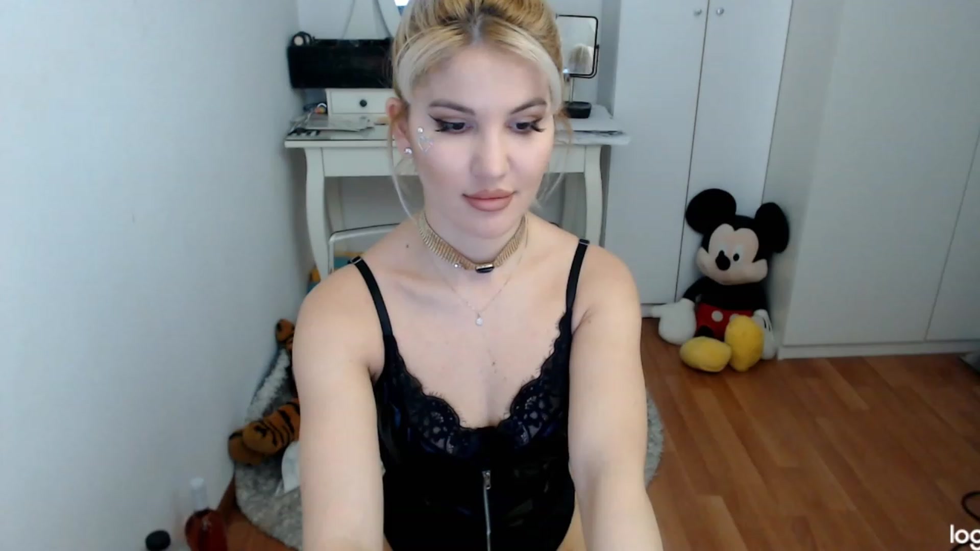 Gallery image thumbnail from AutumnJewel's myfreecams stream on, 10/24/2023, 07:52 image 1 of 20