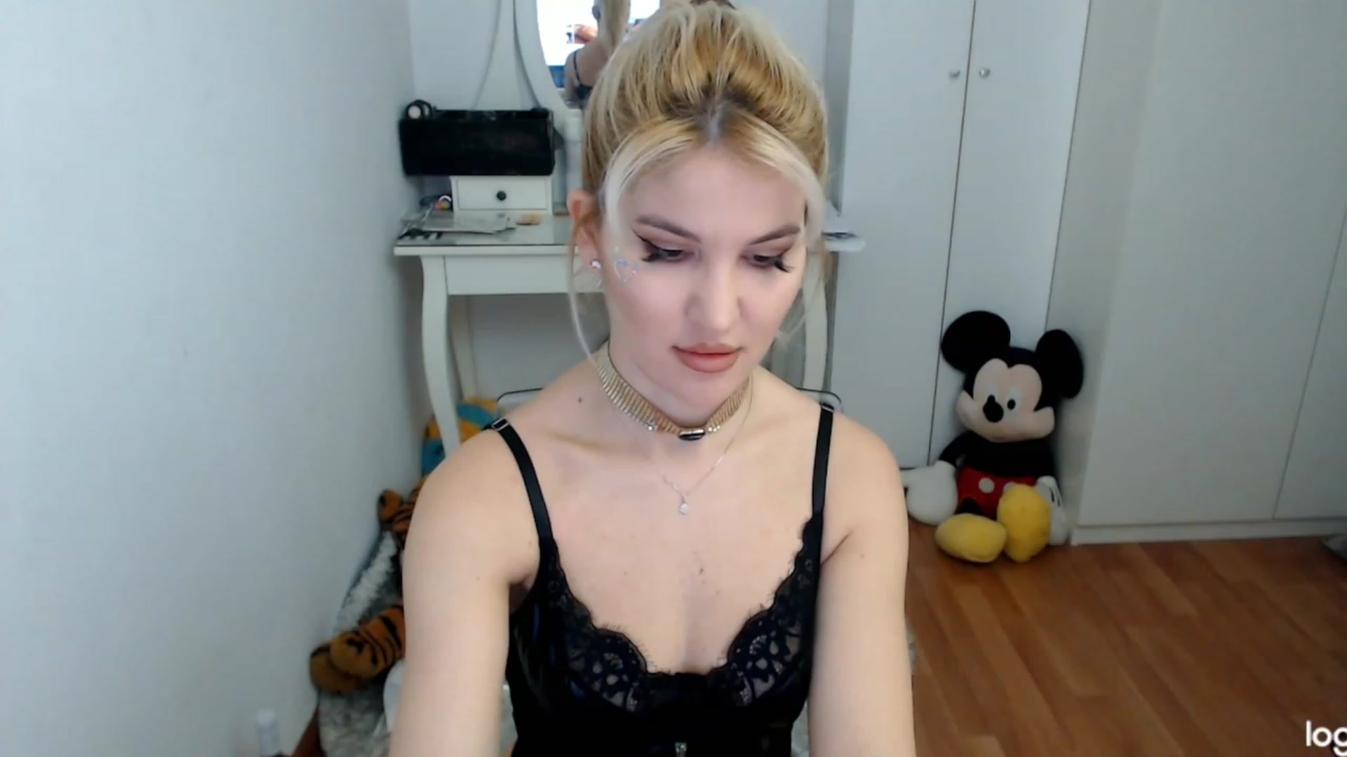 Gallery image thumbnail from AutumnJewel's myfreecams stream on, 10/24/2023, 07:52 image 8 of 20