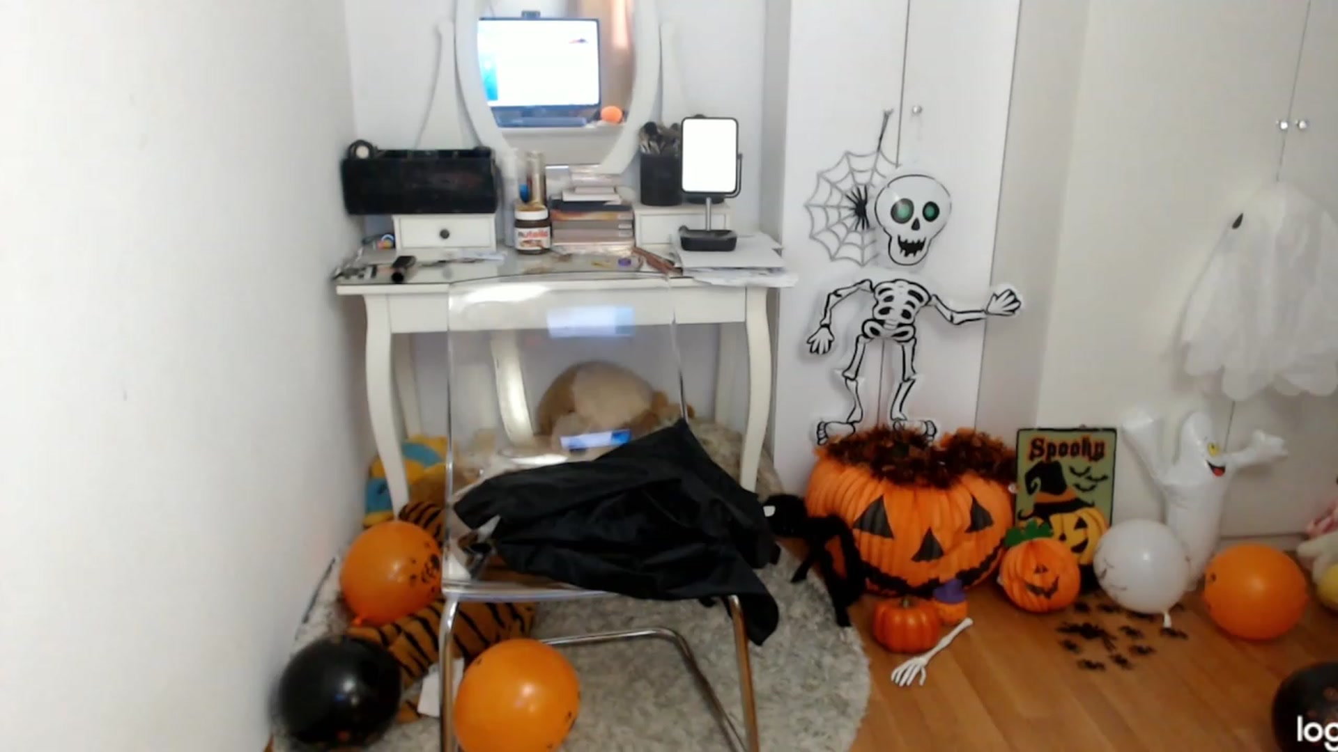 Gallery image thumbnail from AutumnJewel's myfreecams stream on, 10/29/2023, 10:35 image 1 of 20